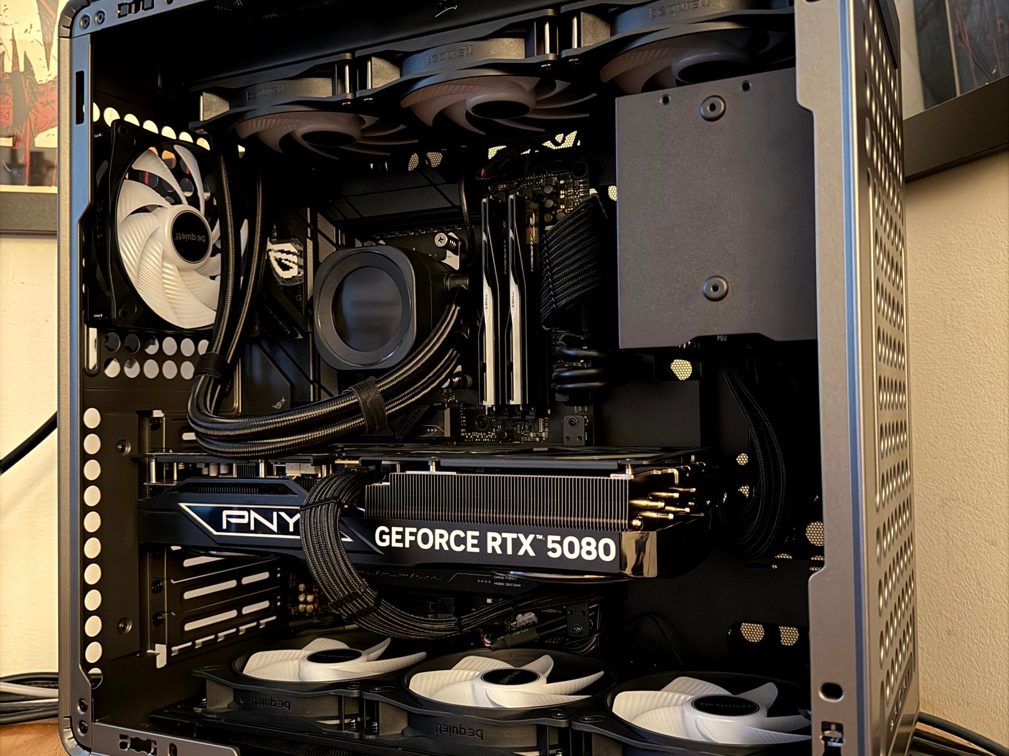 Iron Meteor - RTX 5080 OC | Ryzen 7 9850x3d | 32GB @6400MT | 2TB gen 5 NVMe  | 1000W Platinum PSU