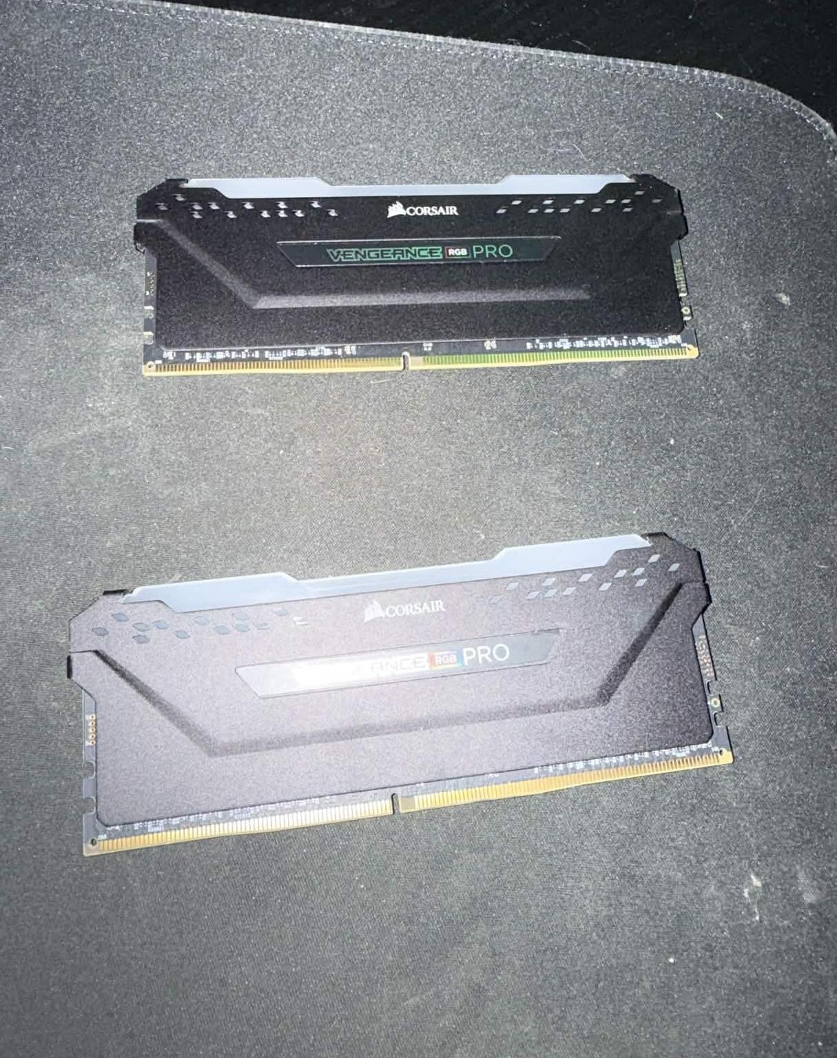 Corsair Vengeance PRO 32 GB (2x16) RAM DDR4 3200MHZ