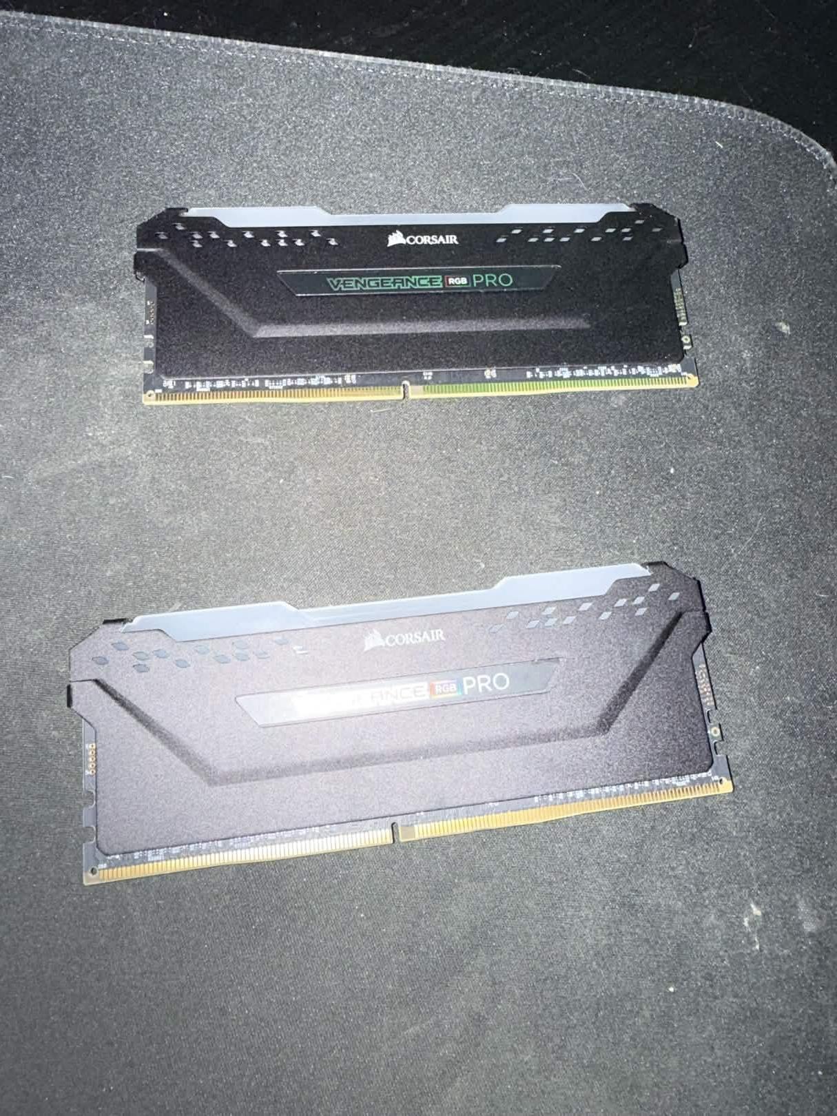 Corsair Vengeance PRO 32 GB (2x16) RAM DDR4 3200MHZ