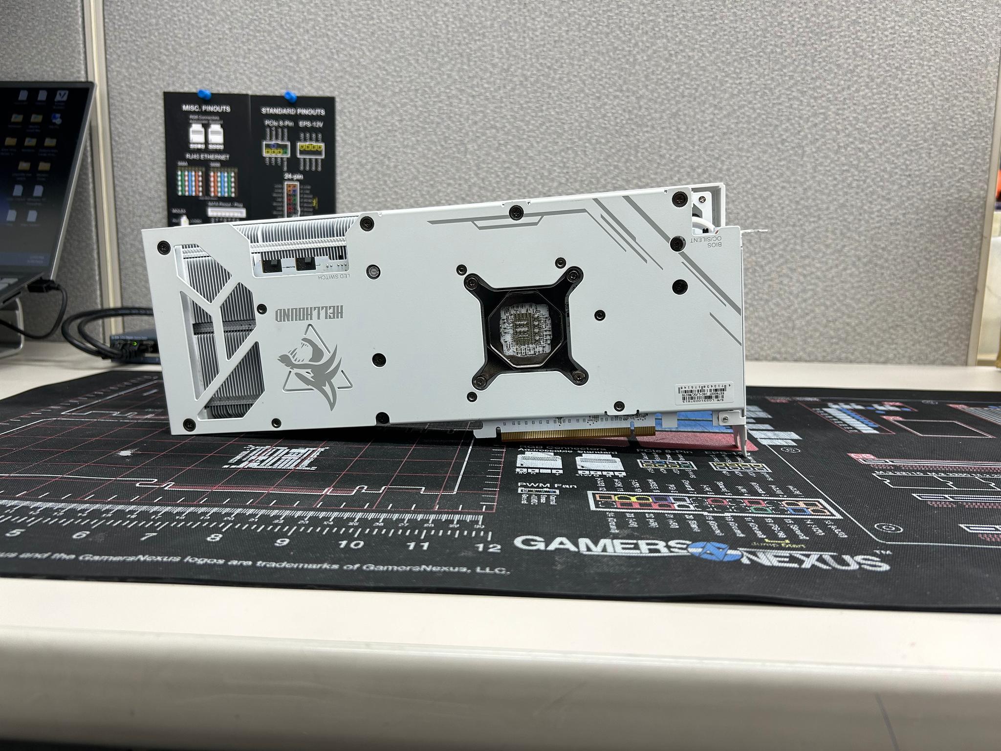 PowerColor Hellhound RX 7800XT Spectral White 16GB