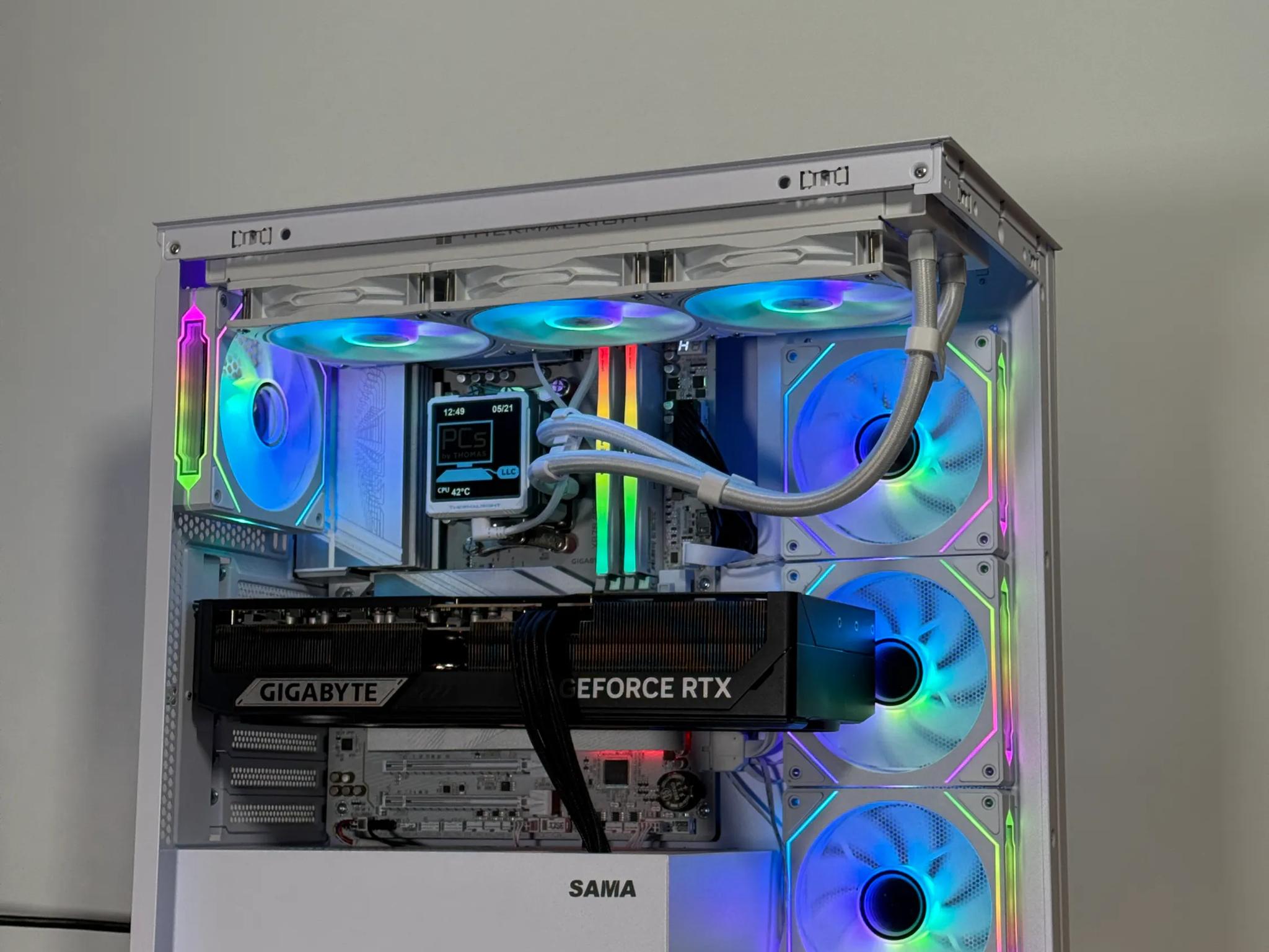 RTX 5090 Ryzen 7 9800X3D Gaming PC