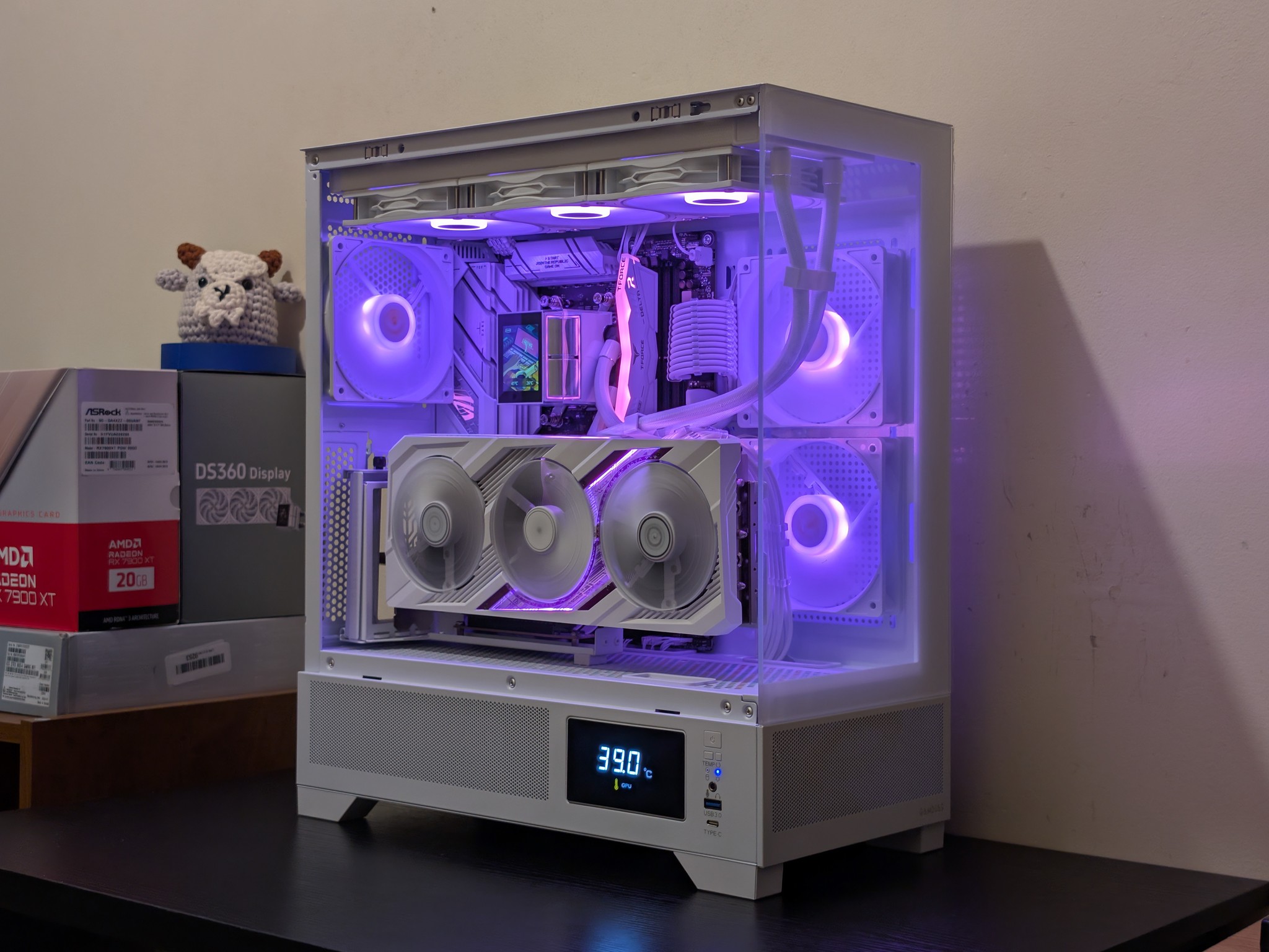 🤍🦢 4K Gaming Beast | RX 7900XT | Ryzen 7 7700X | 2TB SSD | 32GB RAM | WiFi 6 & Bluetooth 🦢🤍