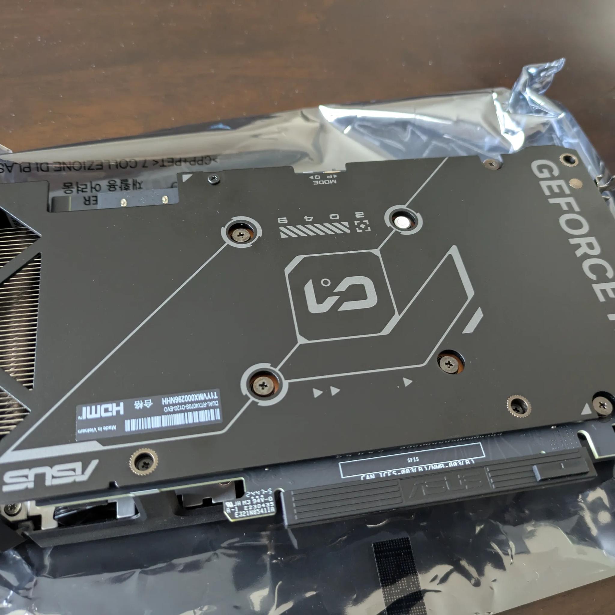 ASUS - Dual NVIDIA GeForce RTX 4070 Super EVO Overclock