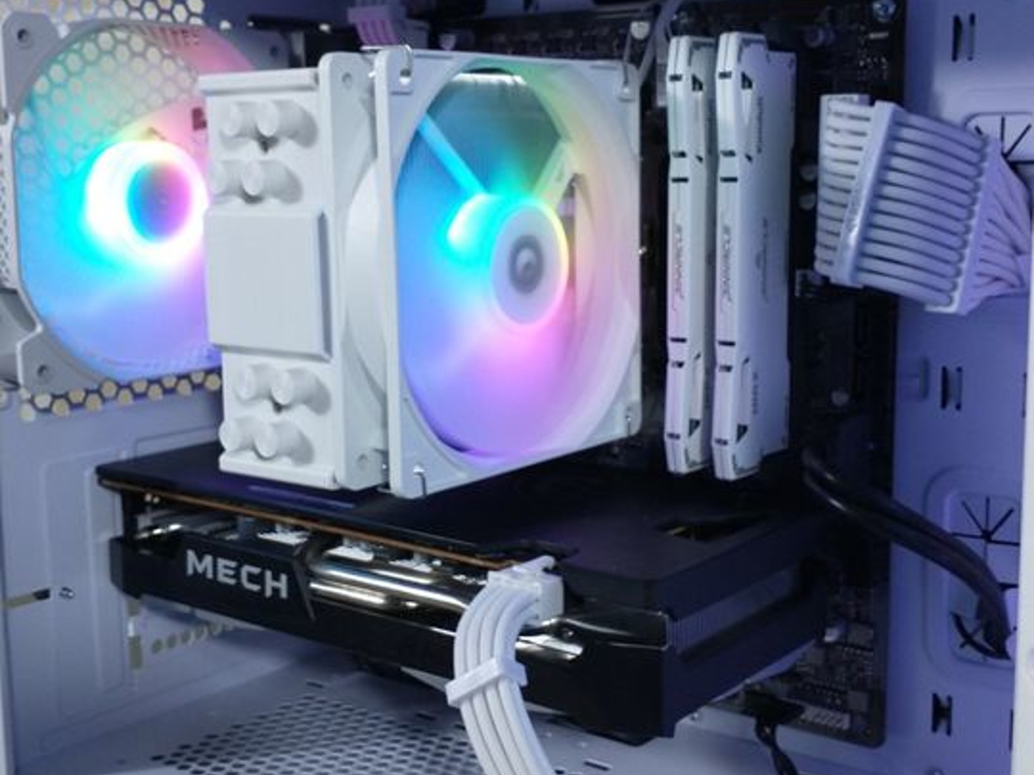 White Mid Range PC Build | Intel i3-12100F | RX 6600 | 16GB DDR4 RAM
