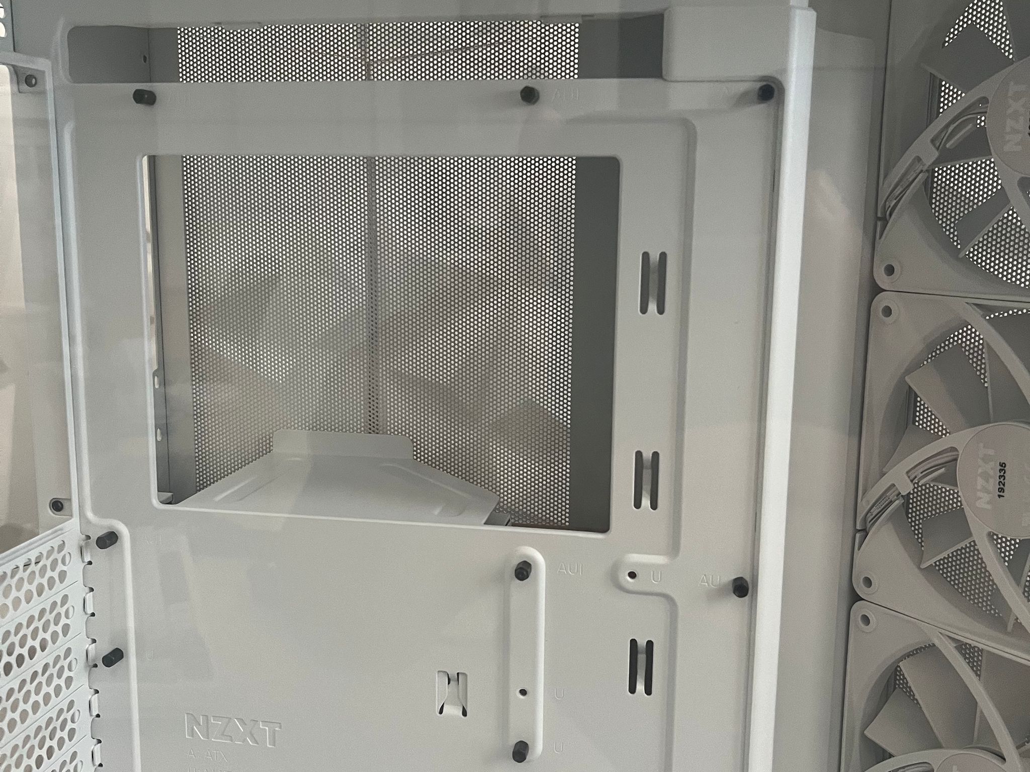 NZXT H6 FLOW MID TOWER AIRFLOW CASE WITH 5 FANS - GREAT CONDITION