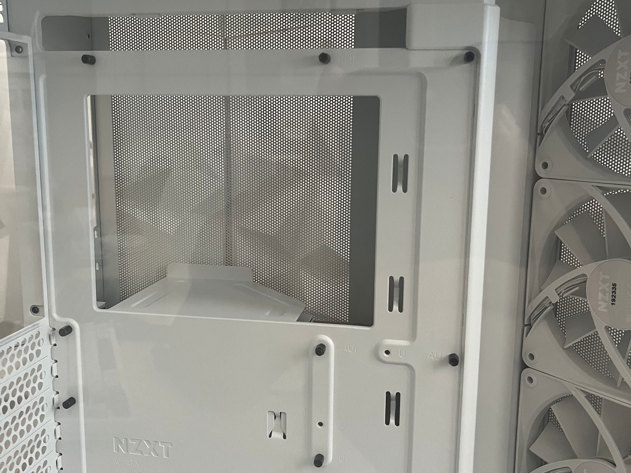 NZXT H6 FLOW MID TOWER AIRFLOW CASE WITH 5 FANS - GREAT CONDITION
