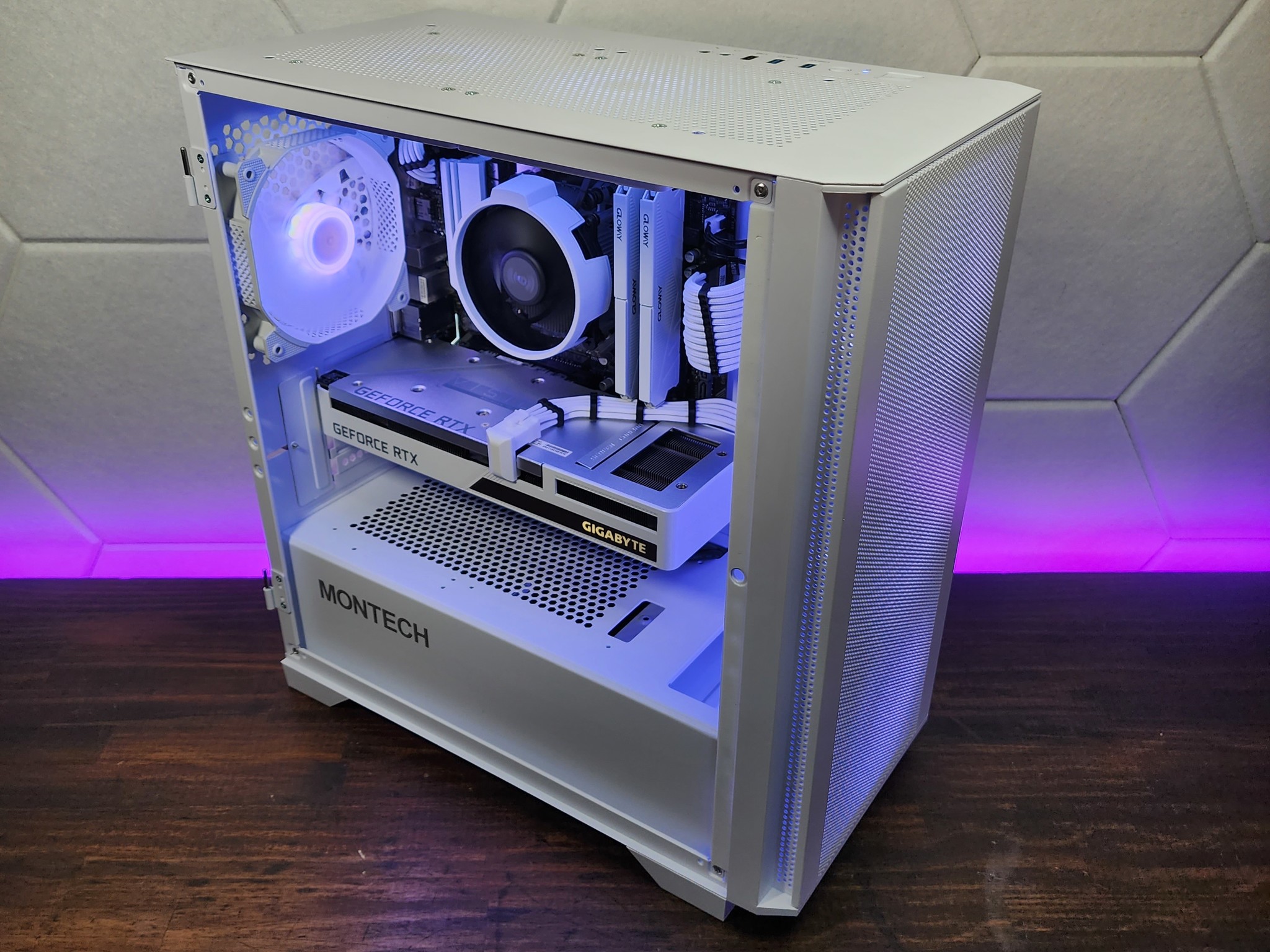 💙🤍 RTX 3060 // Ryzen 5 4500 // 16GB 3200MHz // 1TB NVMe Gen 4