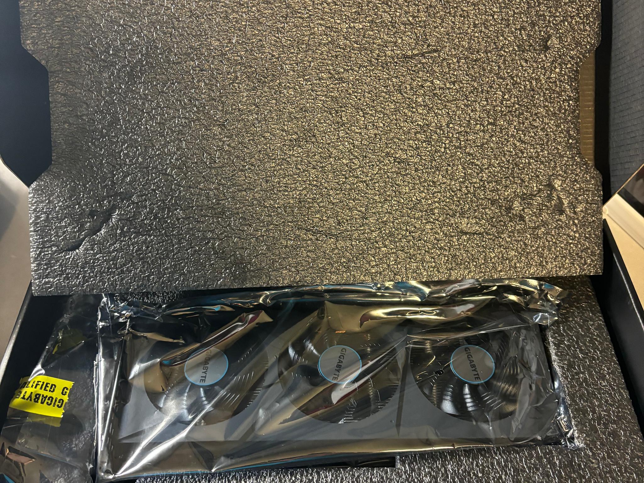 Gigabyte 6600xt LNIB