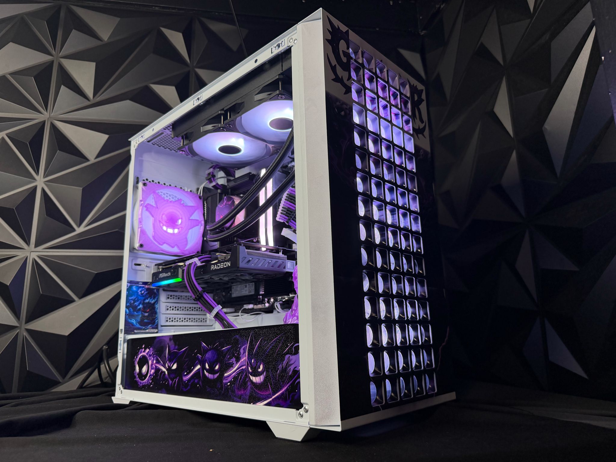 👻💜 GENG GANG 96 💜👻Ryzen 5 9600X| RX 9060XT 16GB| 32 GB DDR5| 1.25 TB NVMe| 650W PSU