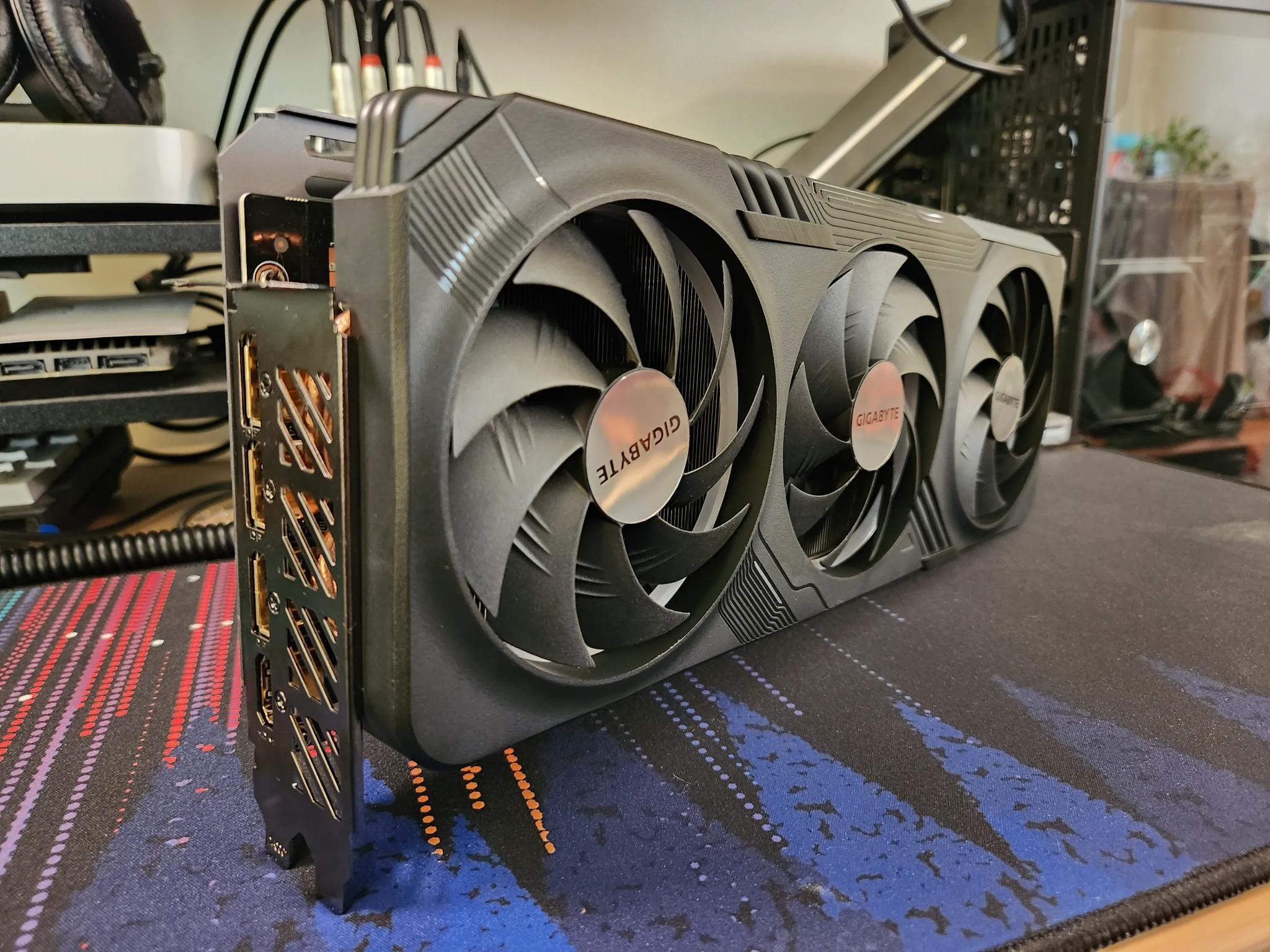 Gigabyte Gaming OC GeForce RTX 4070 Ti 12GB