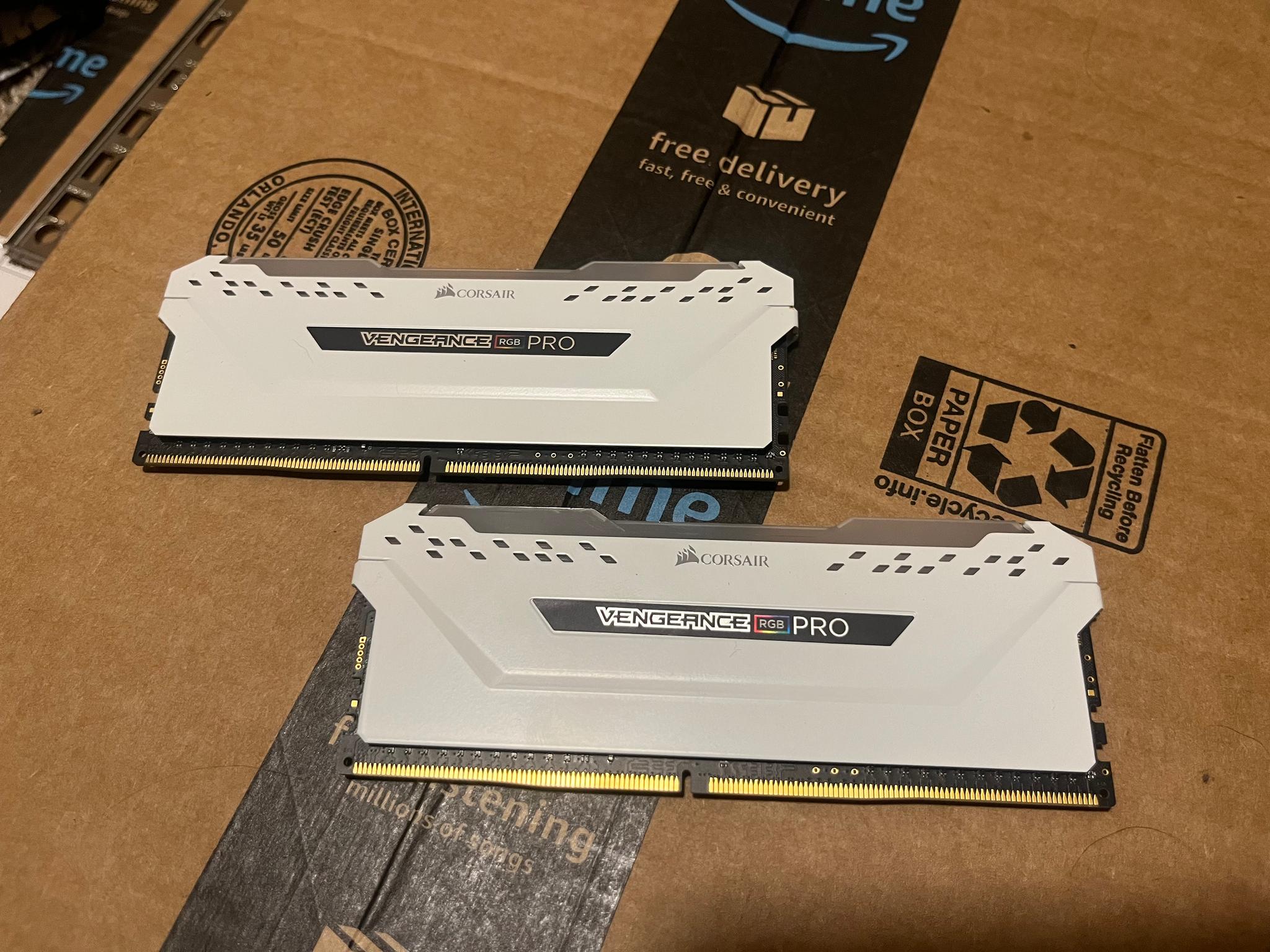 Corsair Vengeance RBG Pro 3200 16gb White