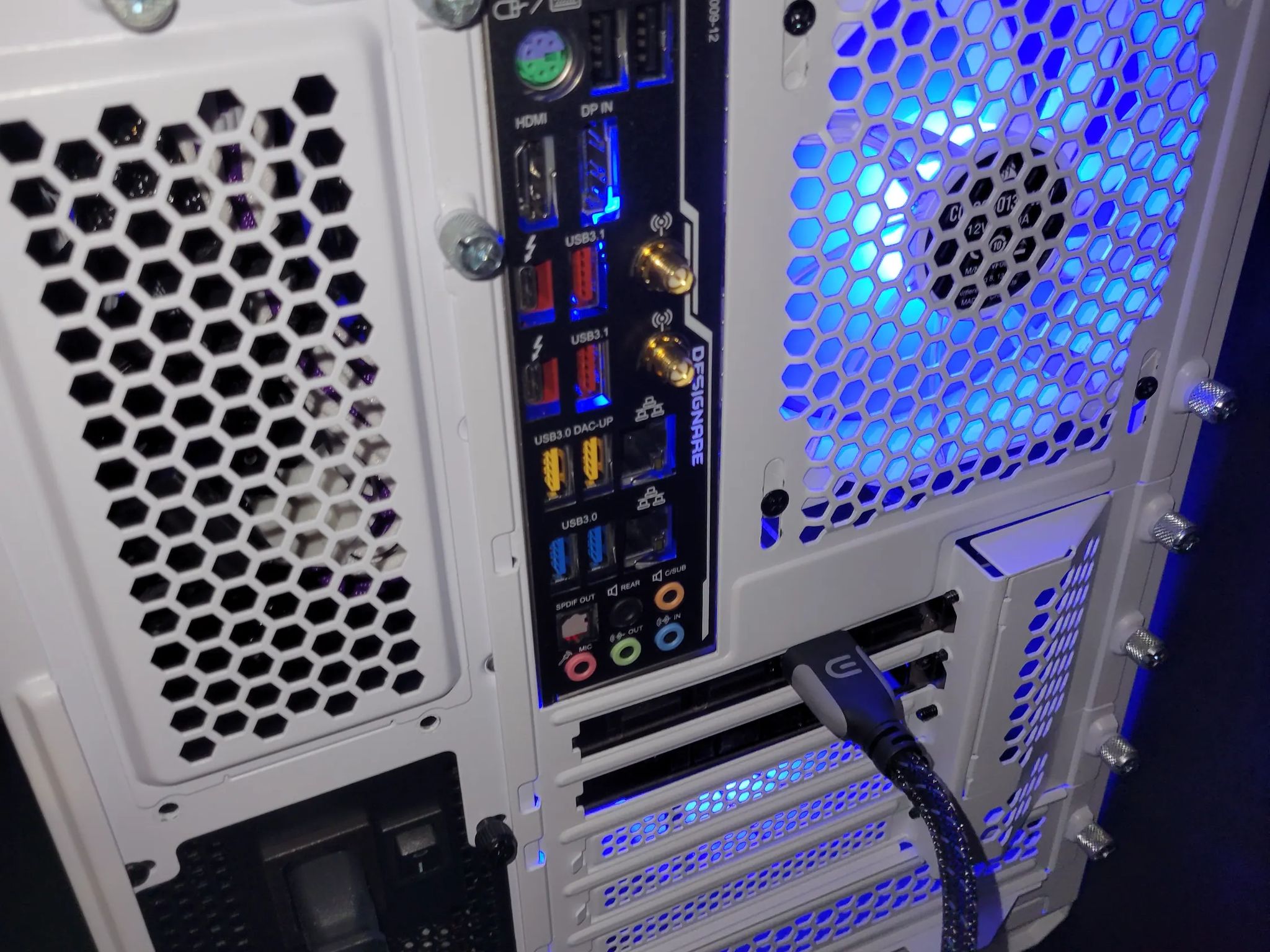 🔥SALE 💥 Z390 Designare, i7-9700K, 16GB DDR4, 2070 S. 1TB M.2 - Ready to Game! 💥**