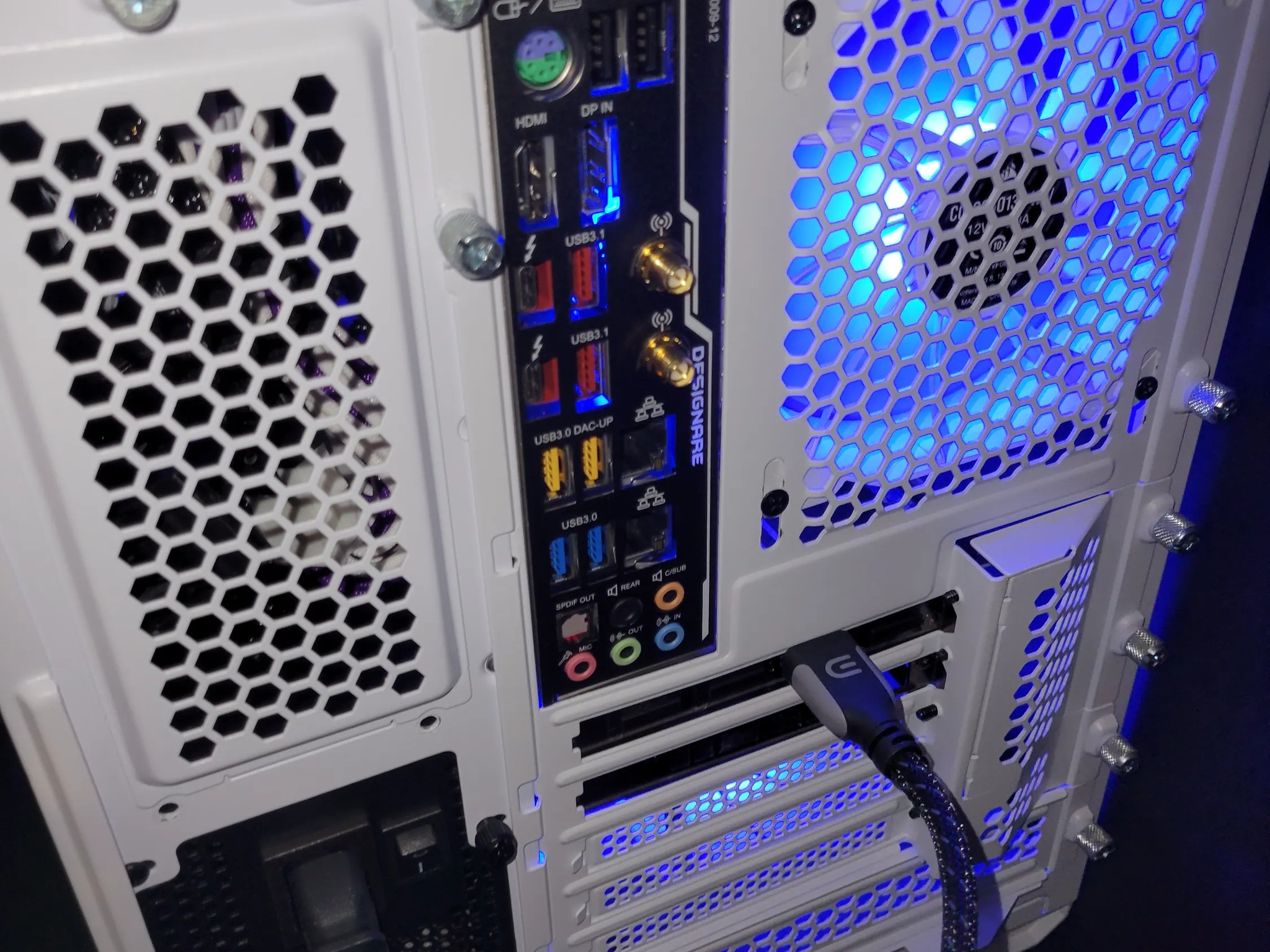 🔥SALE 💥 Z390 Designare, i7-9700K, 16GB DDR4, 2070 S. 1TB M.2 - Ready to Game! 💥**