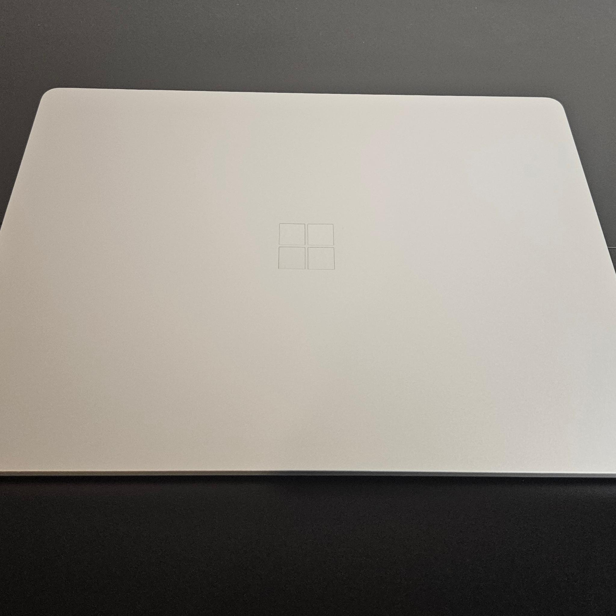 Microsoft Surface Laptop 7th Edition 13.8" Snapdragon X 3.4GHz 16GB RAM 256 GB