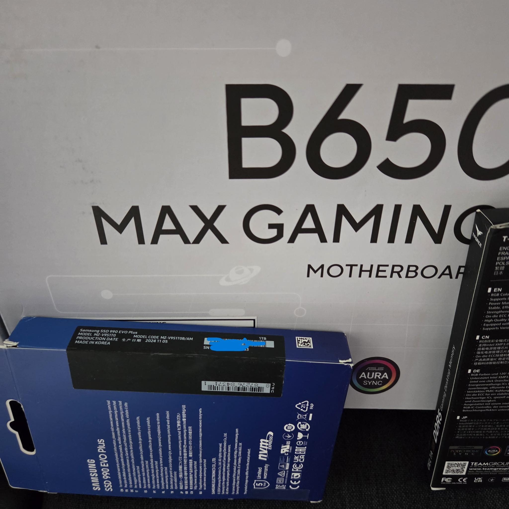 ASUS B650E Max Gaming WiFi W, 1TB Samsung 990 EVO Plus, Team Group 16GB DDR5 Set White
