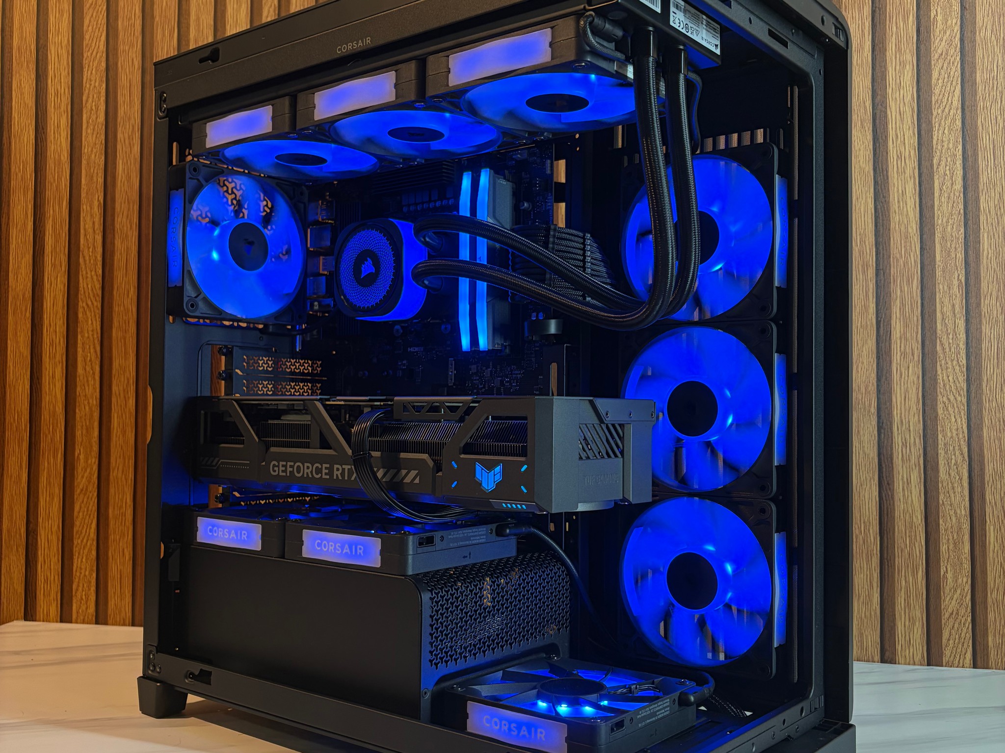 RTX 5090 | RYZEN 9 9900X3D | 64GB DDR5 | 4TB SSD | 360MM AIO