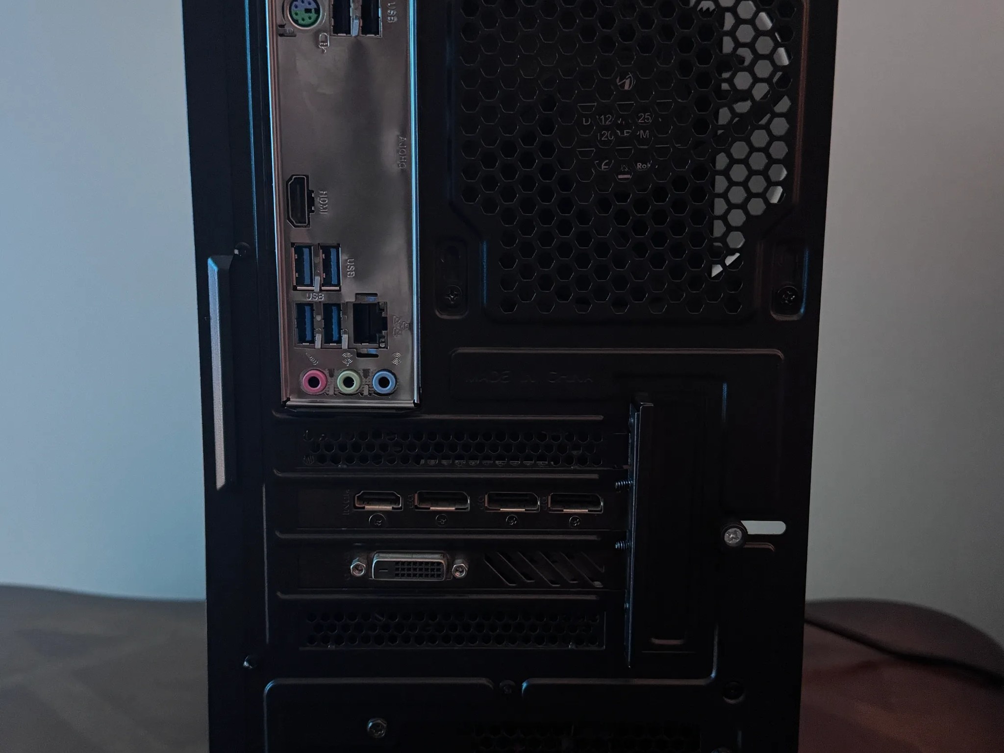BEST BUDGET GAMING PC STEALTHY BLACK RYZEN 5 GTX 1070 (with WiFi)
