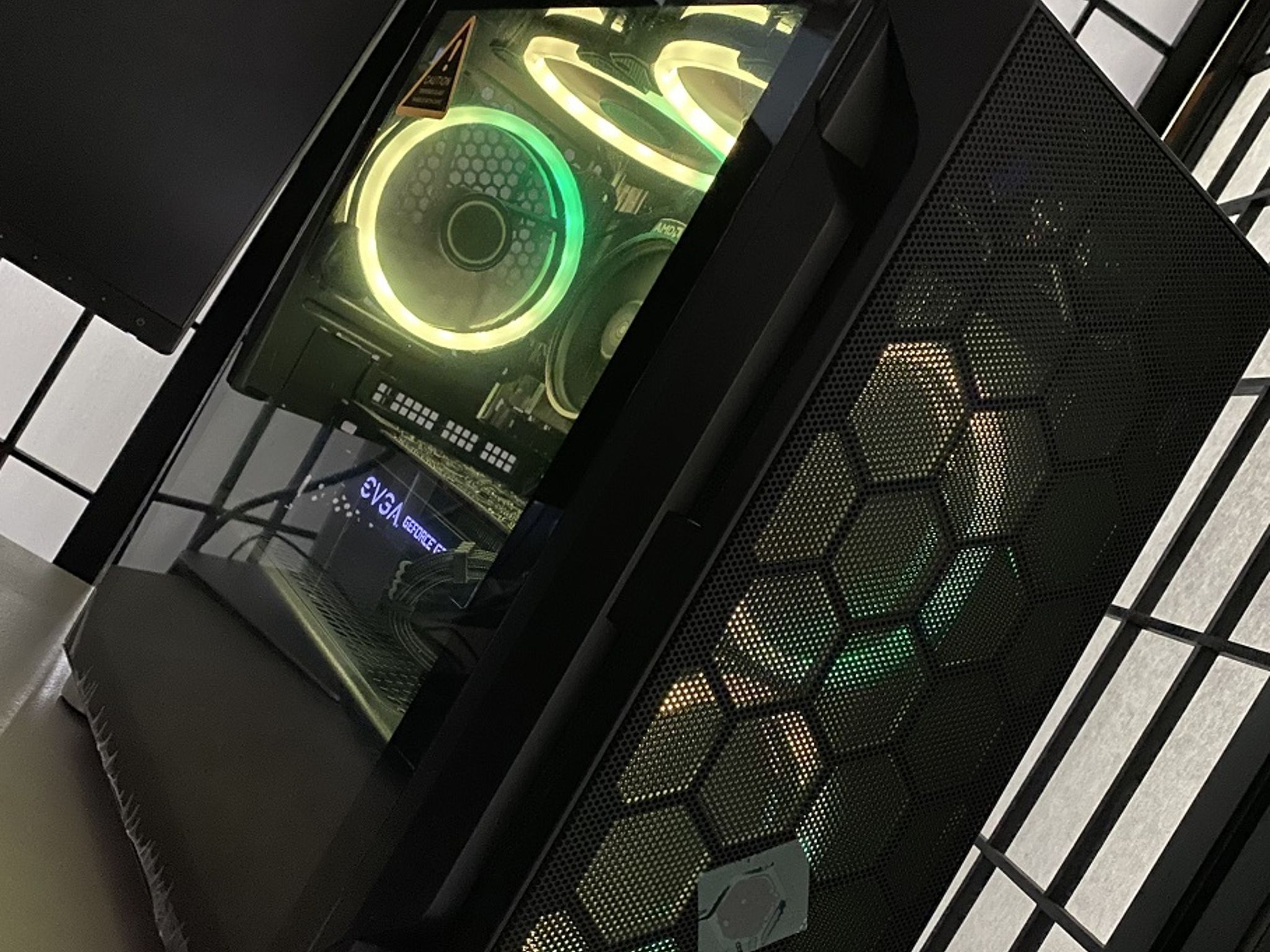 AMD Ryzen 5 3600x, nVidia GTX 1070 SC (8gb), DDR4 3200MHz 16GB (8x2), 1TB NVMe, 635W modular