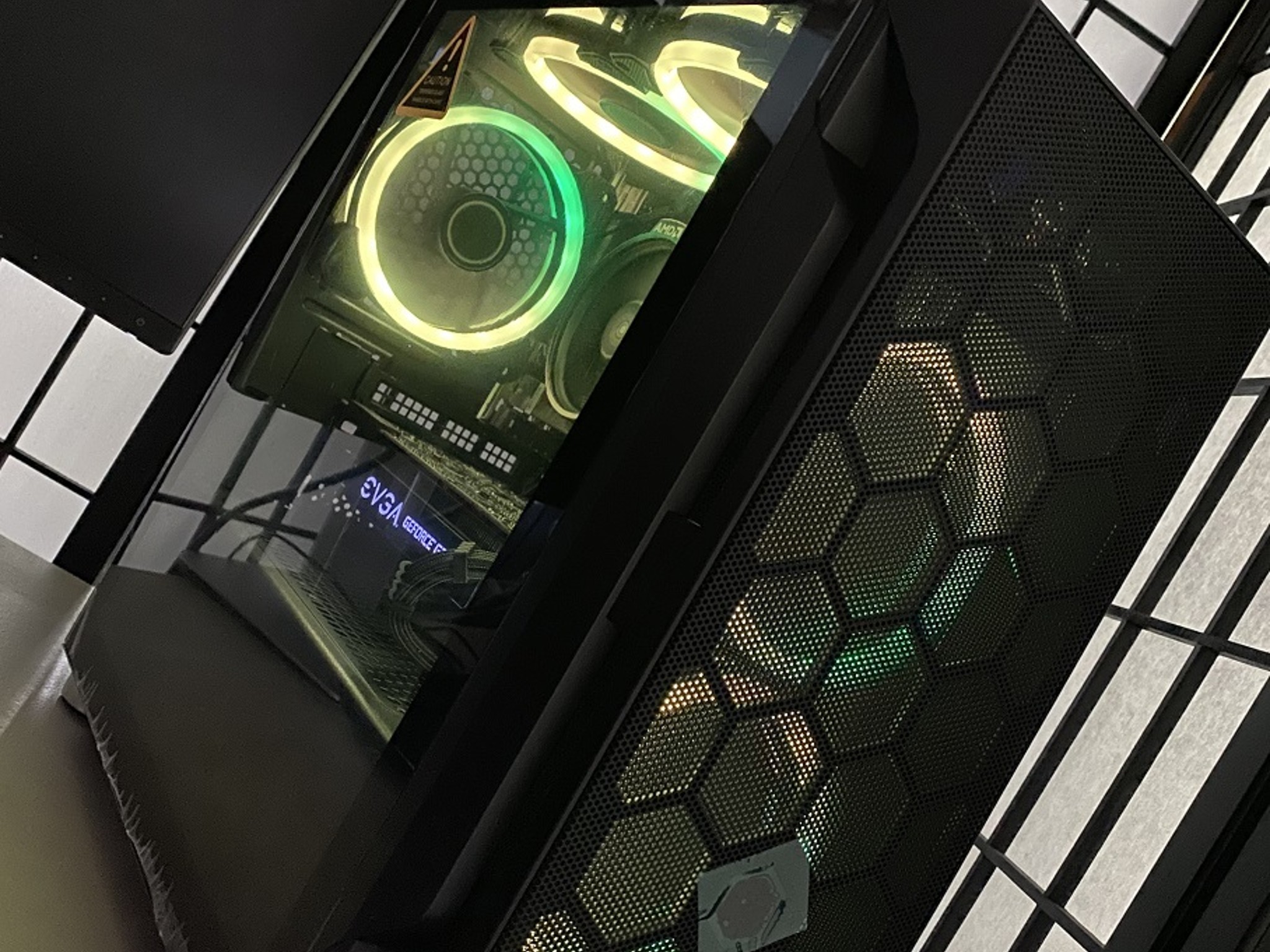 AMD Ryzen 5 3600x, nVidia GTX 1070 SC (8gb), DDR4 3200MHz 16GB (8x2), 1TB NVMe, 635W modular