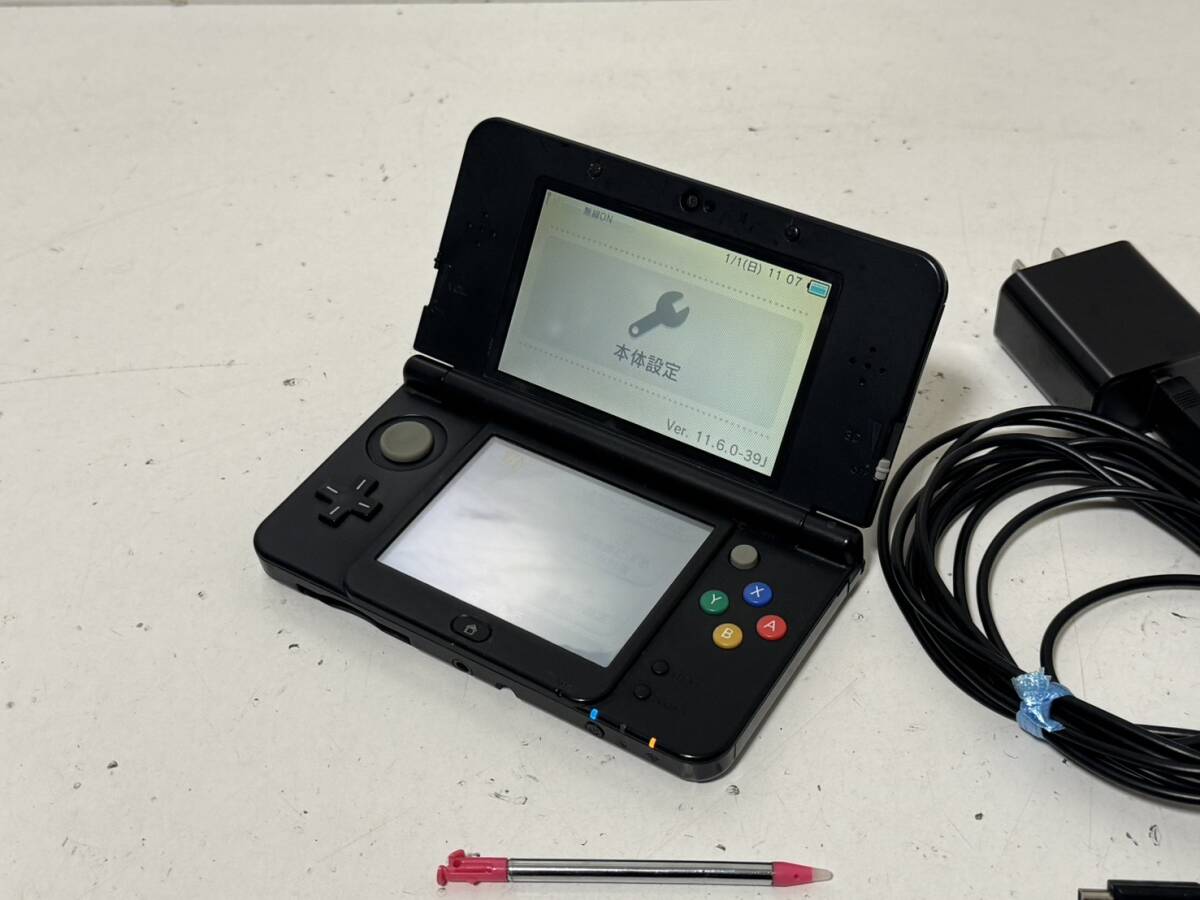 New Nintendo 3DS Black Console, Stylus Pen, SD Card, AC Adapter, Charger, JPN