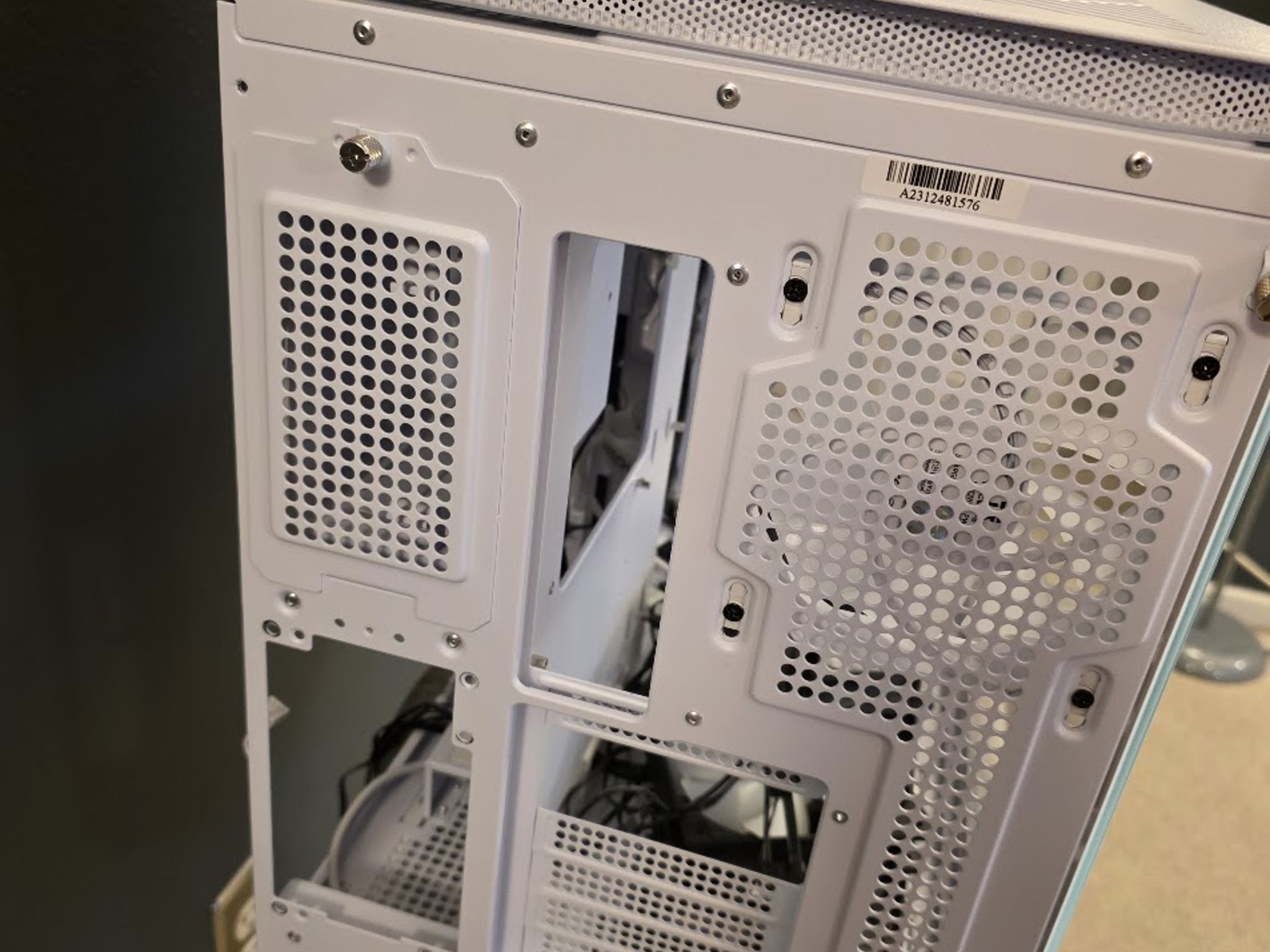 Montech KING 95 Computer Case/MOUNTAIN Displaypad With Aqua Elite 360 AIO and 9 RGB Fans PLUS