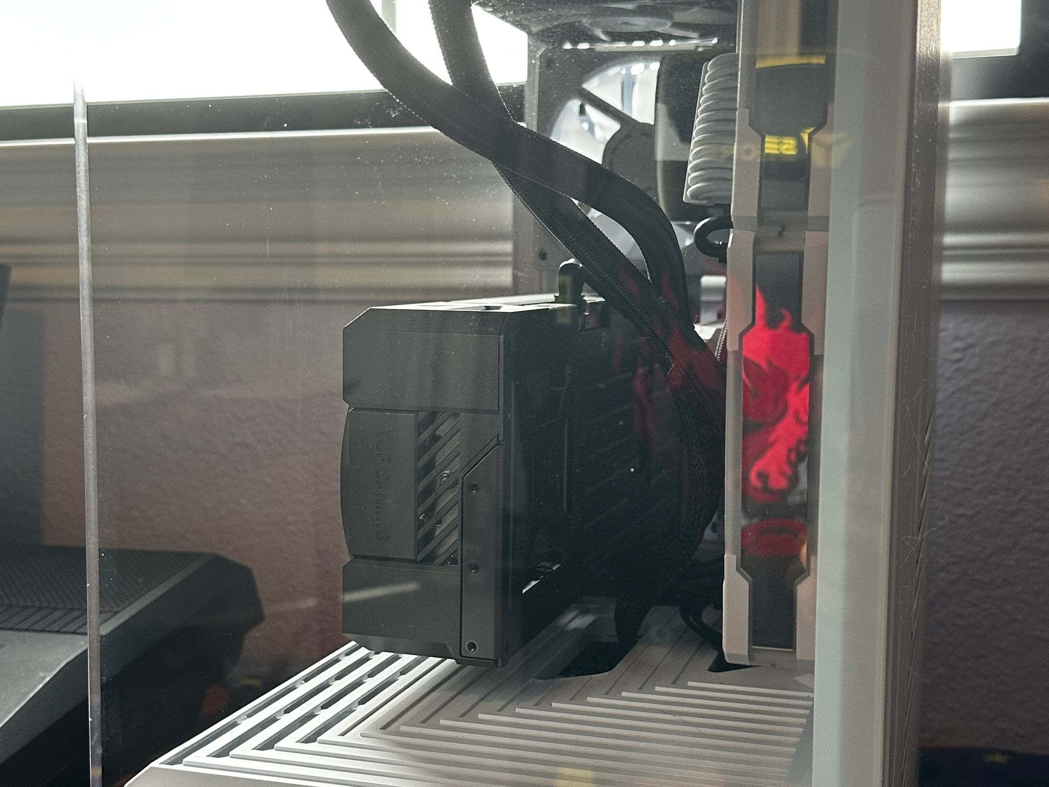 White & Black Hyte Y40, 7800x3d paired with an ASUS TUF 5070ti 16gb
