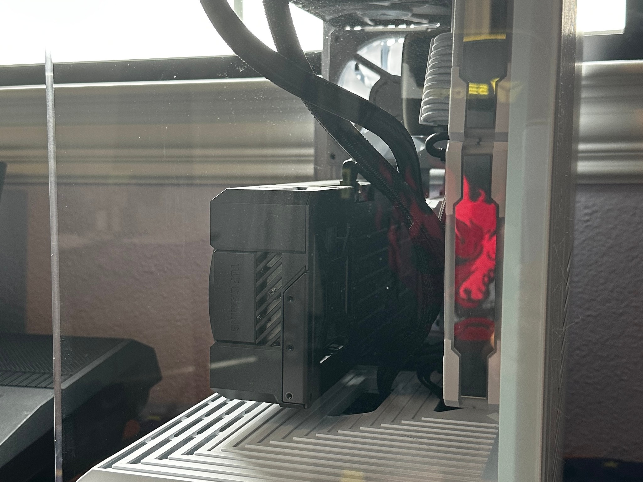 White & Black Hyte Y40, 7800x3d paired with an ASUS TUF 5070ti 16gb