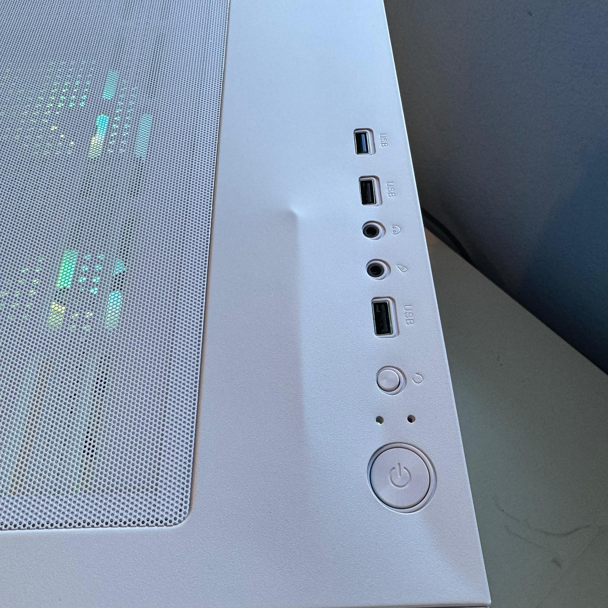 💸Starter Gamer💸 Intel Xeon 2630 V4 | AMD RX 5500 4GB | 16GB DDR4 | 512GB SSD | Windows 10 Pro+Wifi
