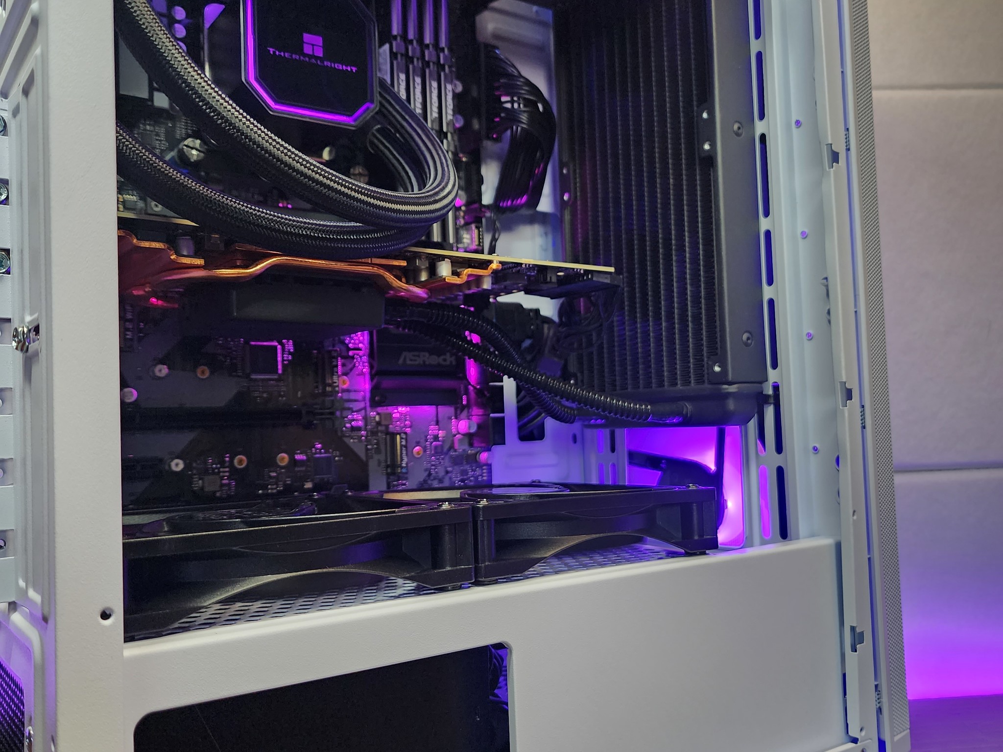 💜🤍 RTX 3080 // Core i7 12700 KF // 32GB 3200MHz // 2TB NVMe Gen 3 // CPU&GPU Liquid Cooled!