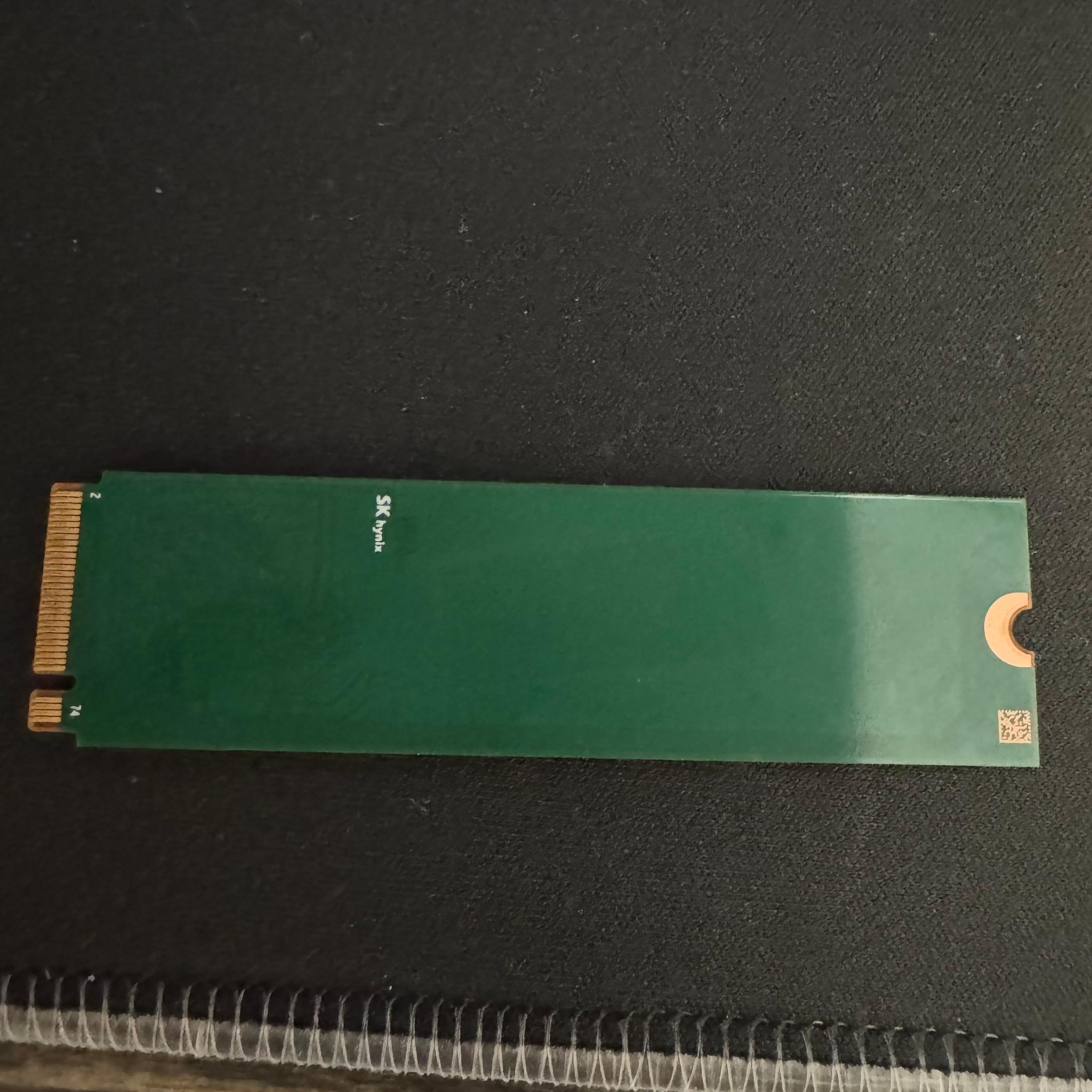 SK hynix BC901 1TB NVMe PCIe Gen4 x4 SSD