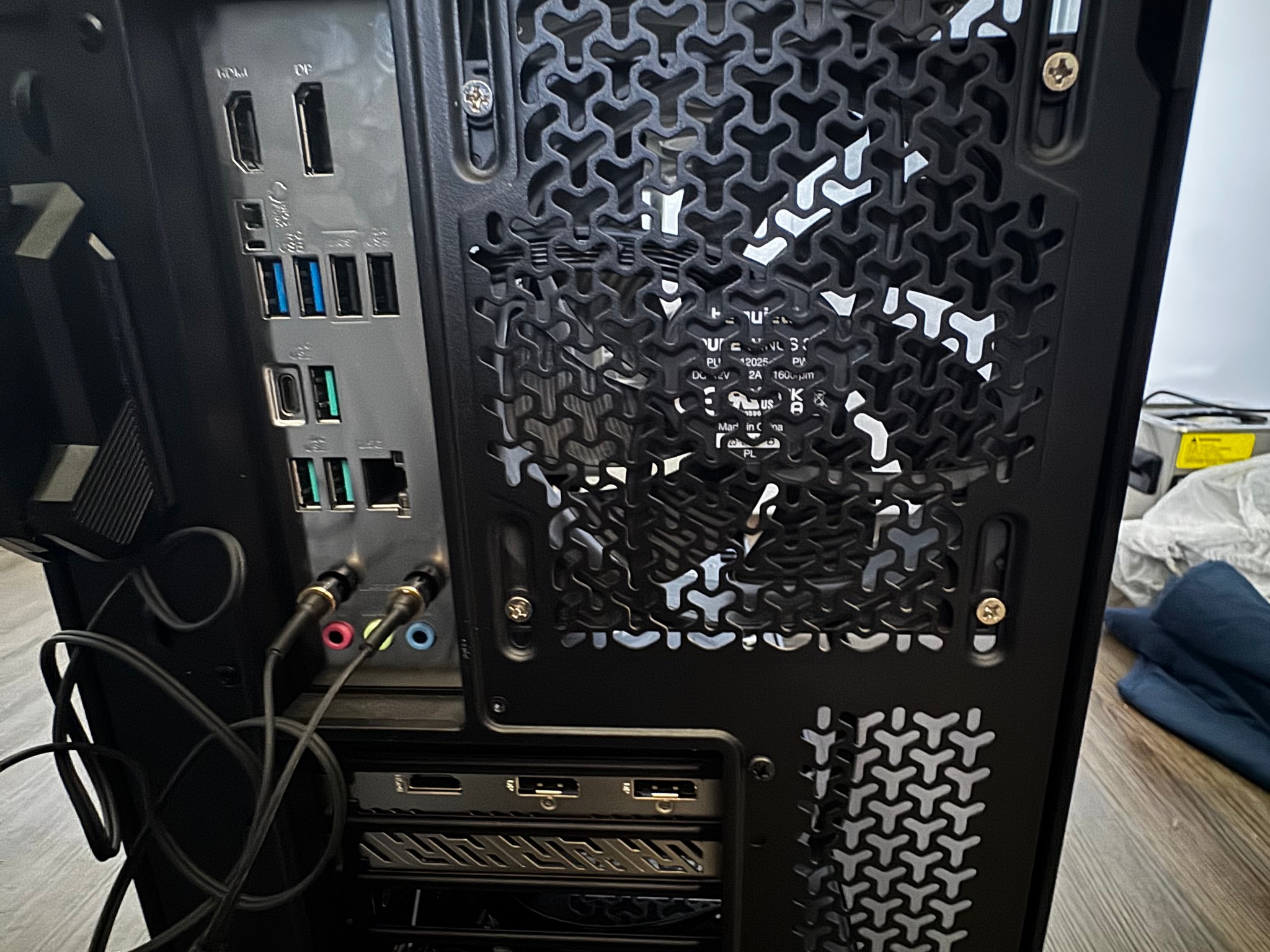 Radeon RX 9060 XT 16GB Custom Gaming PC - Ryzen 5 7600X, 16GB RAM, 512GB SSD