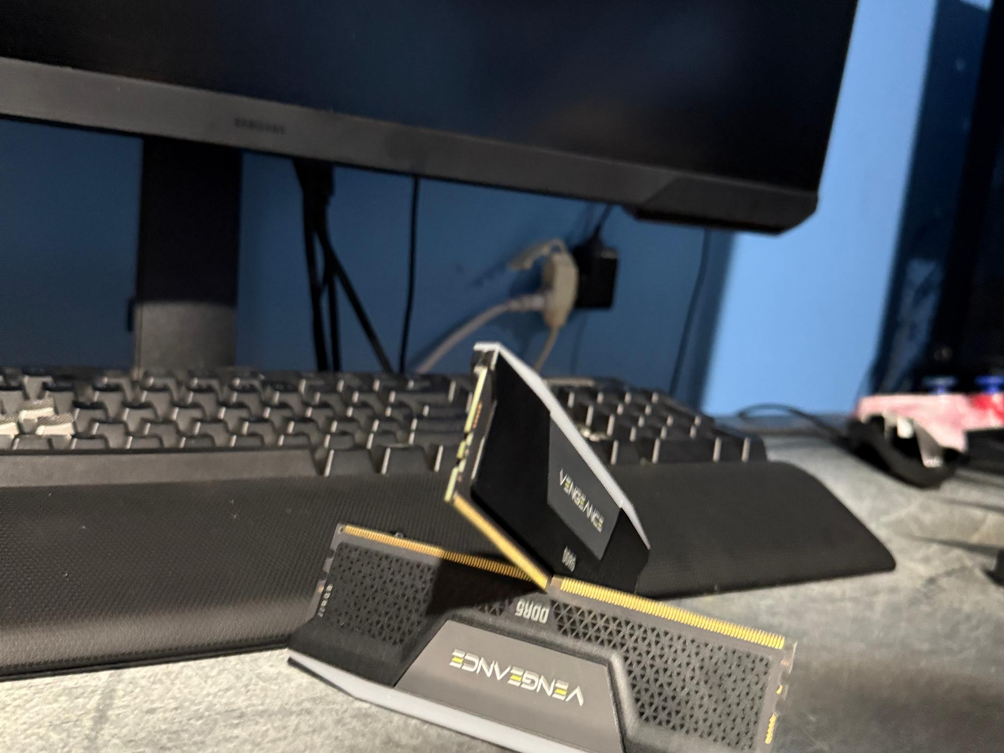 Corsair vengeance RGB 2x16 6000MT/s