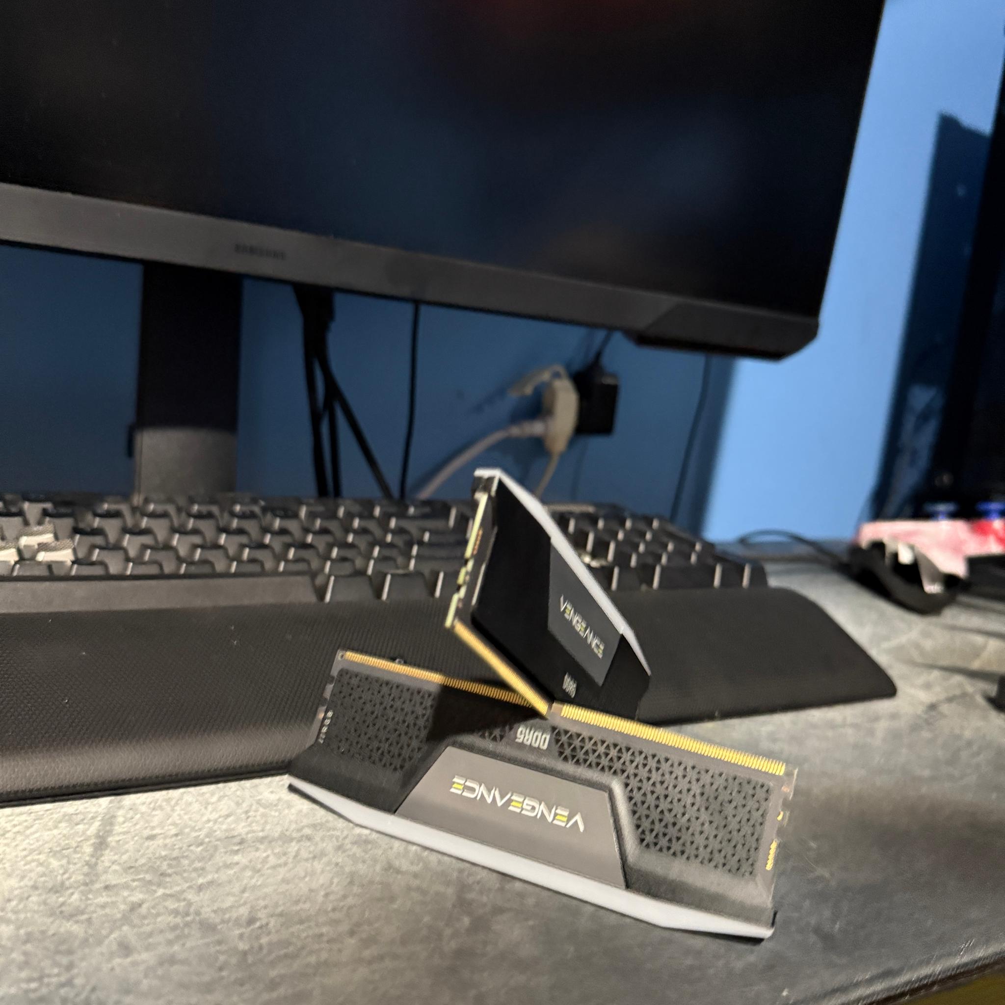 Corsair vengeance RGB 2x16 6000MT/s
