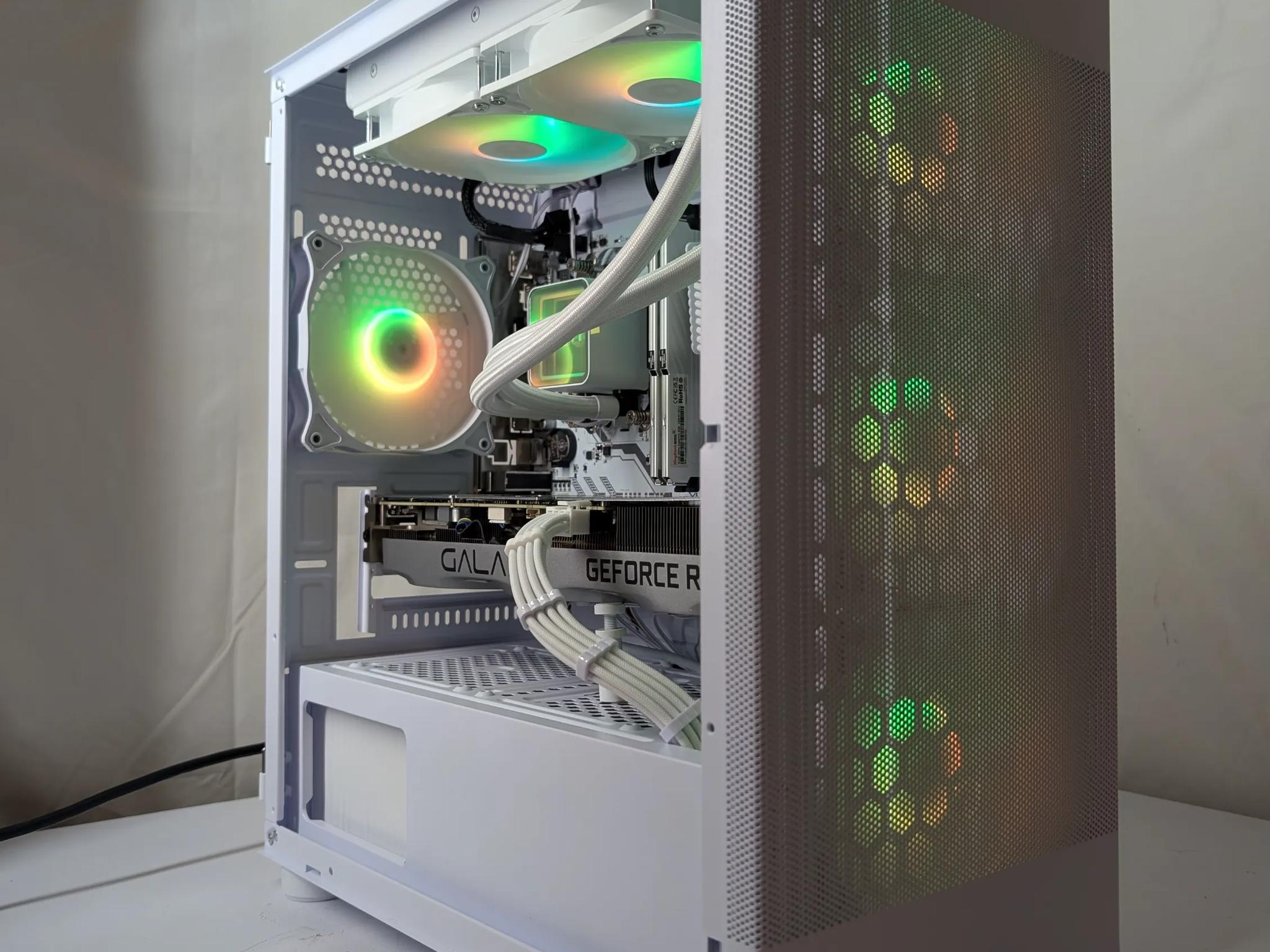 ALL WHITE | RTX 3070 | RYZEN 5 5600X | 16GB DDR4 | 500GB NVME