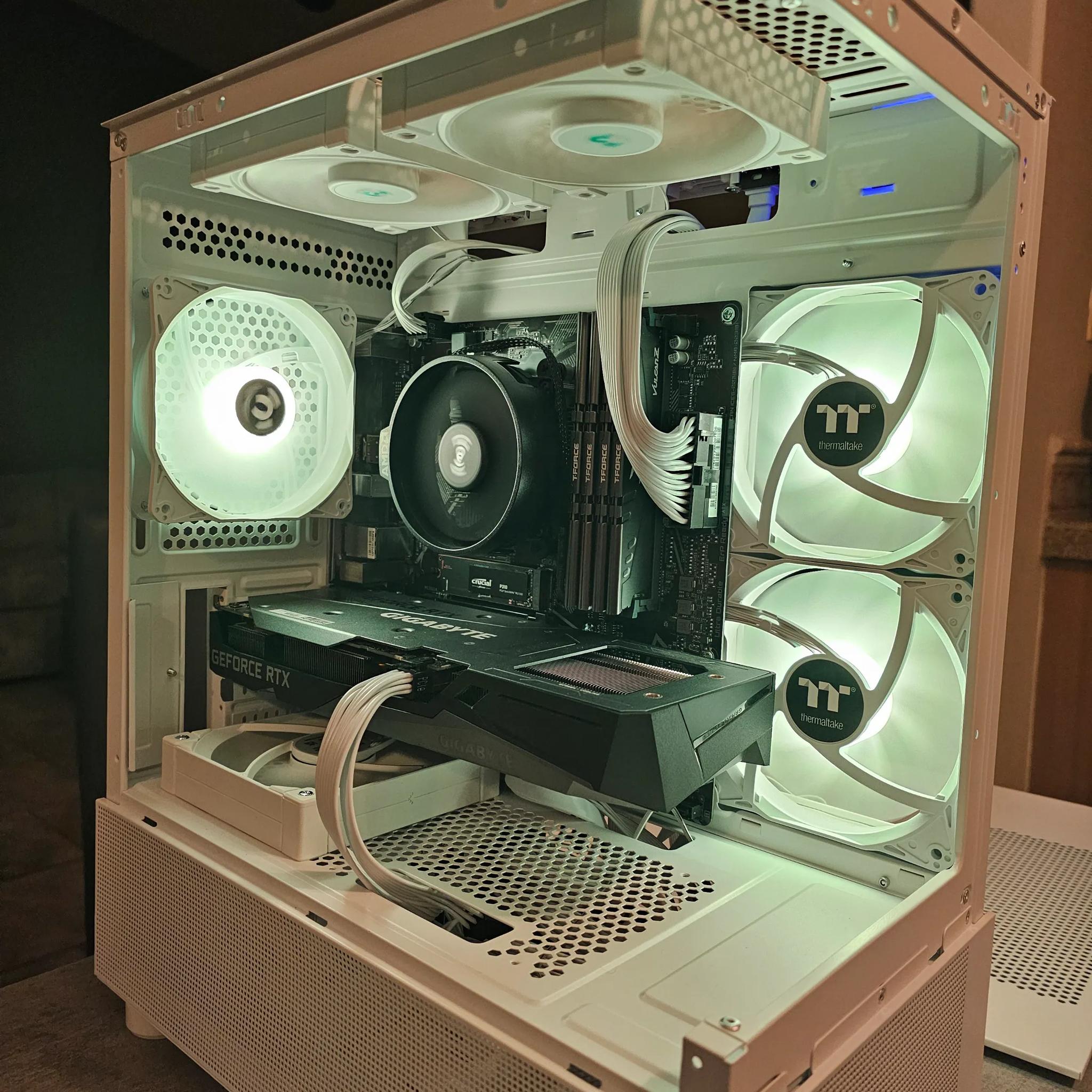 White Swan R1/Gigabyte 3060 12GB/AMD RYZEN 3600