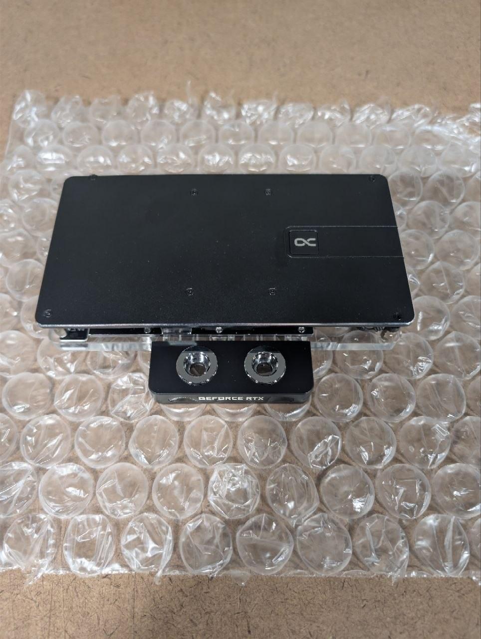 Alphacool Core Geforce RTX 5080/5070Ti Reference Waterblock with Backplate