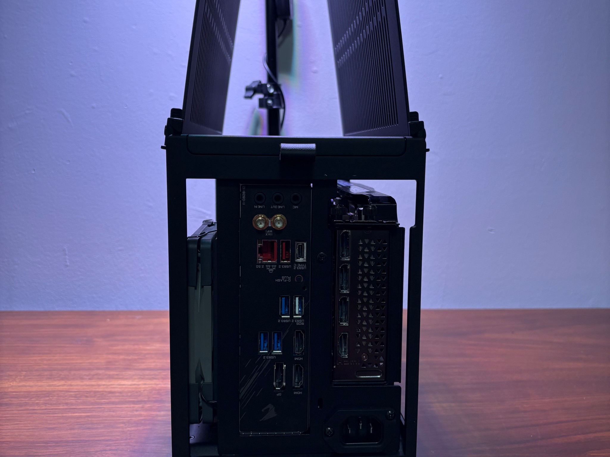 RTX 5070 | Ryzen 9 5900X | 32GB DDR4 | 1 TB SSD | 850W PSU | 1x 120MM Fan | Fractal Terra