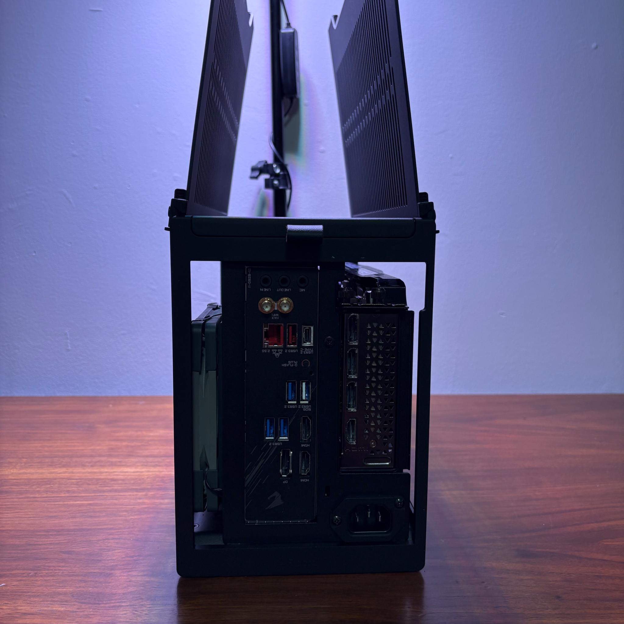 RTX 5070 | Ryzen 9 5900X | 32GB DDR4 | 1 TB SSD | 850W PSU | 1x 120MM Fan | Fractal Terra