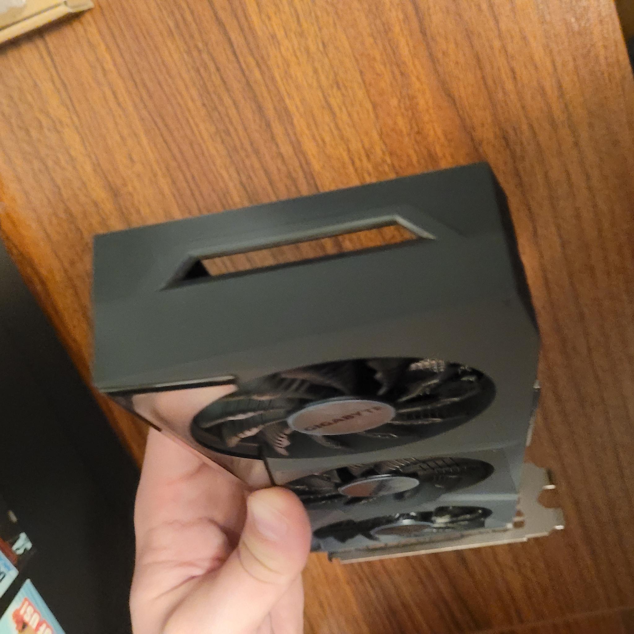 RX 6600, Gigabyte Eagle Triple-fan 8GB