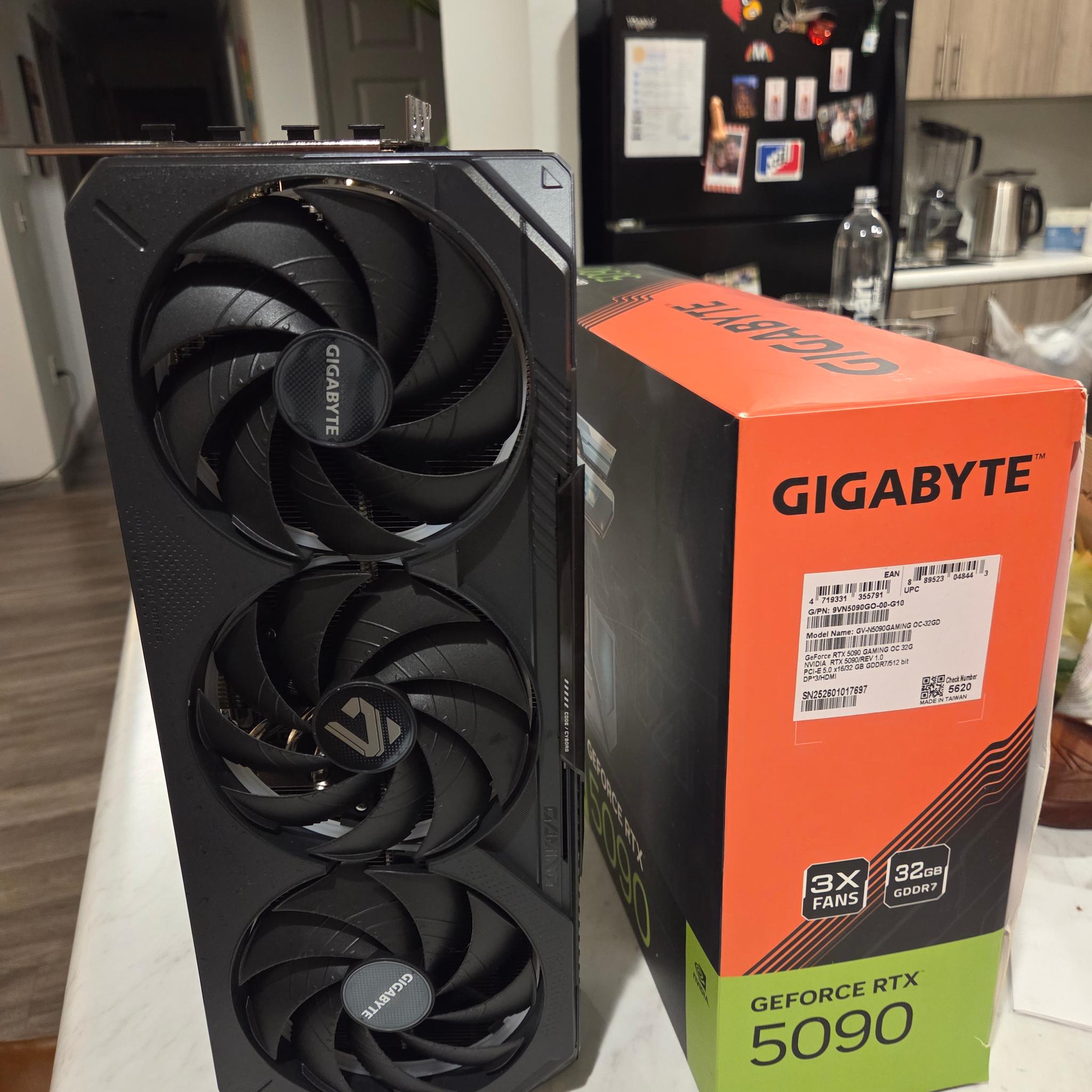 GIGABYTE GeForce RTX 5090 GAMING OC 32G