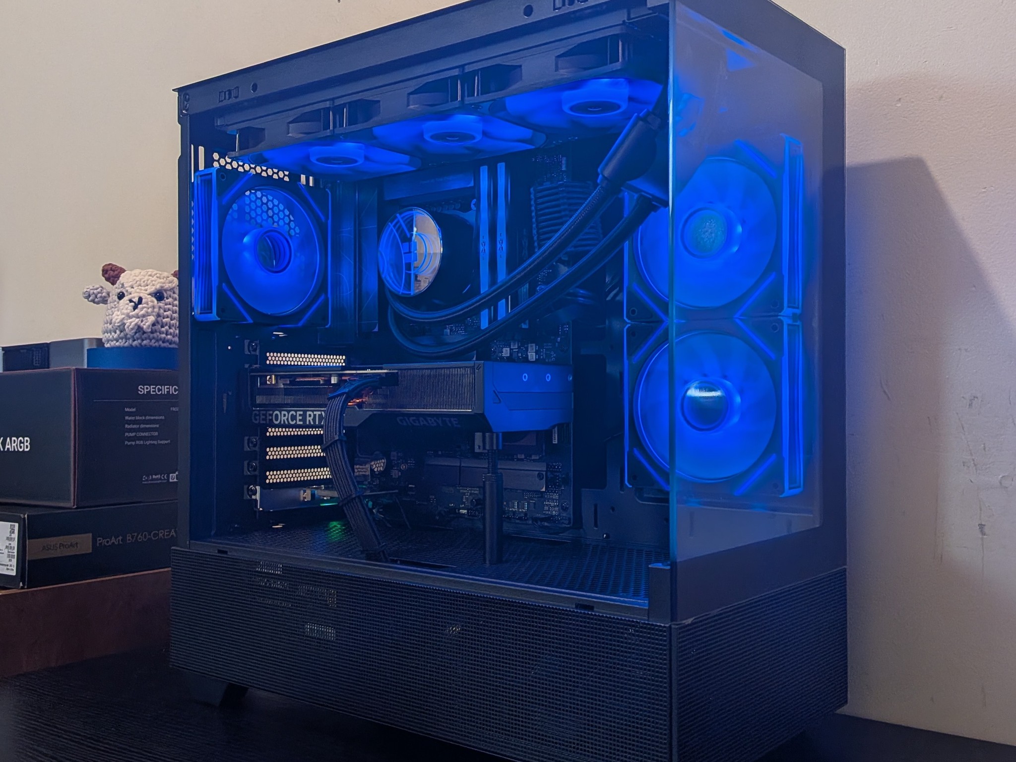 🔥🐦‍⬛ 1440p Gaming Beast | RTX 4070Ti | i7 12700KF | 2TB SSD | 32GB RAM | WiFi 6 & Bluetooth 🐦‍⬛🔥