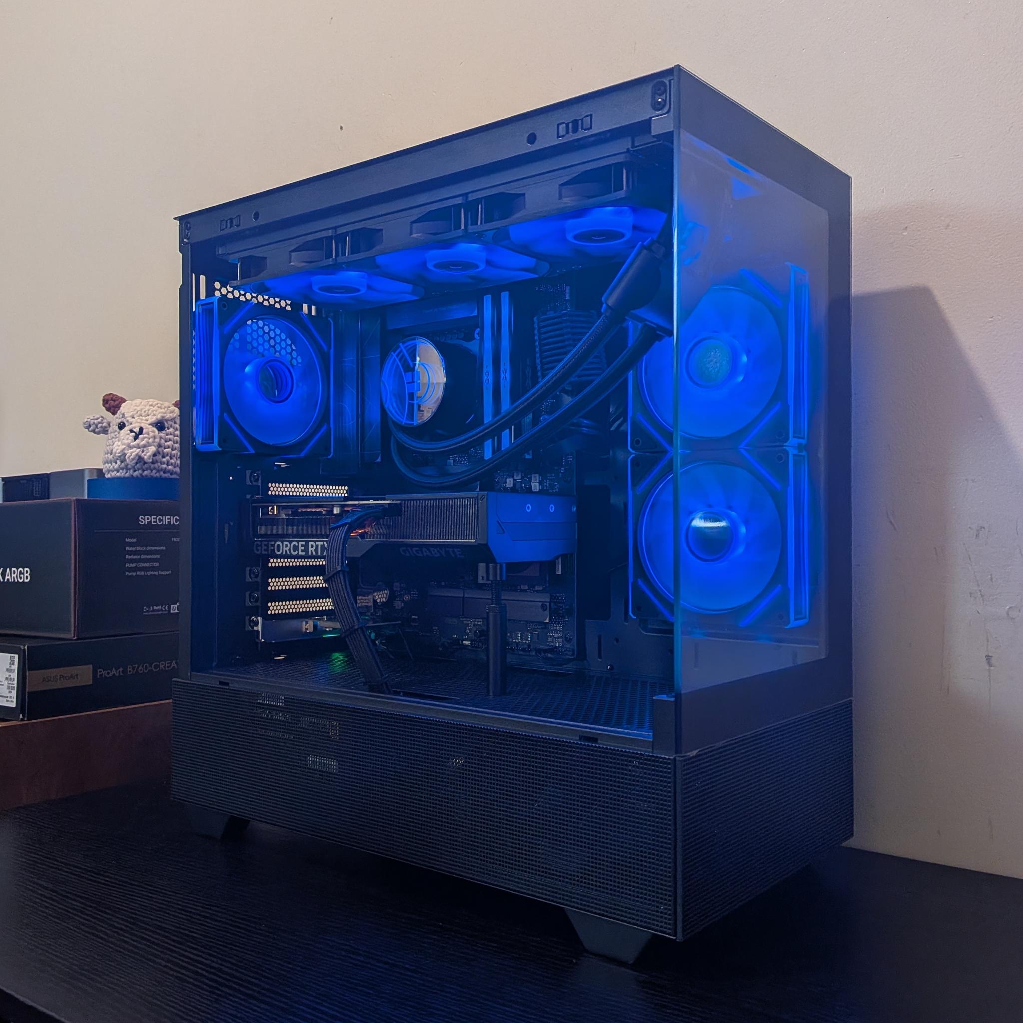 🔥🐦‍⬛ 1440p Gaming Beast | RTX 4070Ti | i7 12700KF | 2TB SSD | 32GB RAM | WiFi 6 & Bluetooth 🐦‍⬛🔥