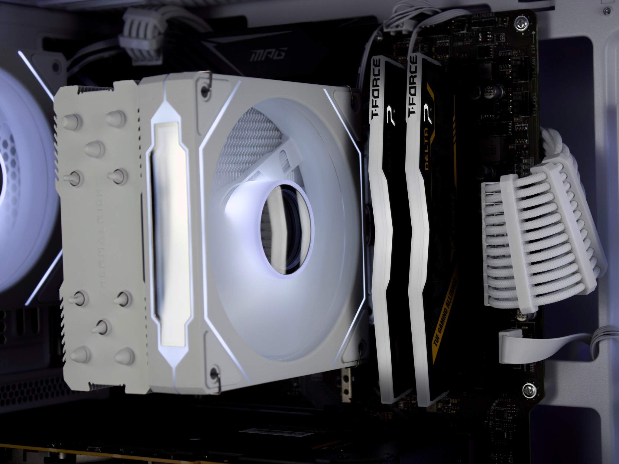 🧊❄️🧊 White Gaming PC – RTX 5060 , Ryzen 5 5500, 16GB RAM, 1TB SSD - WiFi, BlueTooth 🧊❄️🧊