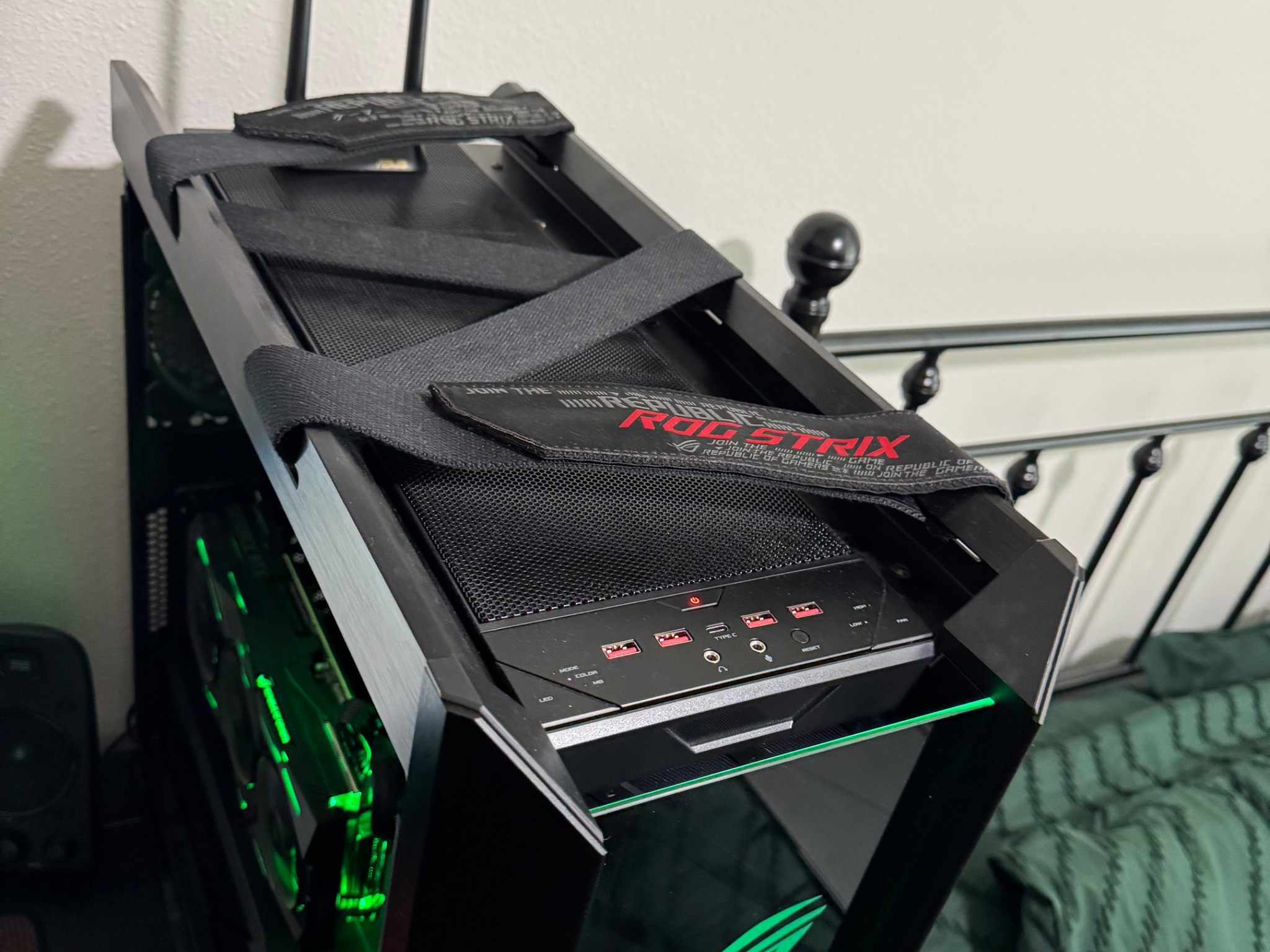 ASUS ROG STRIX THEME - AMD Ryzen 5800x3D with Strix 2080 Ti, 32GB Ram 4Tb storage