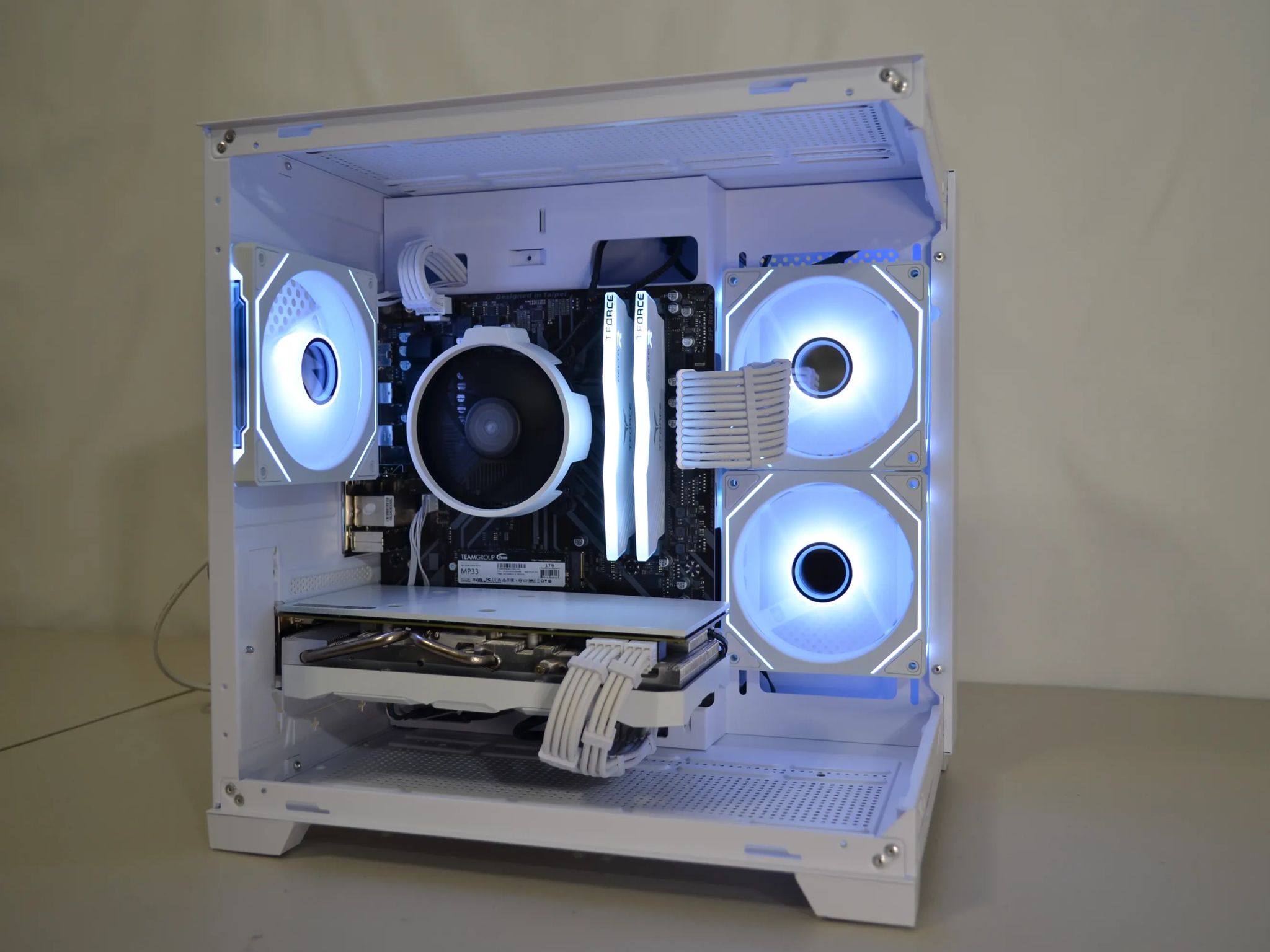 🧊Frostbite❄️- RX 5700 XT (Better than RTX 3060) | Ryzen 5 3600X | 1 TB NVMe