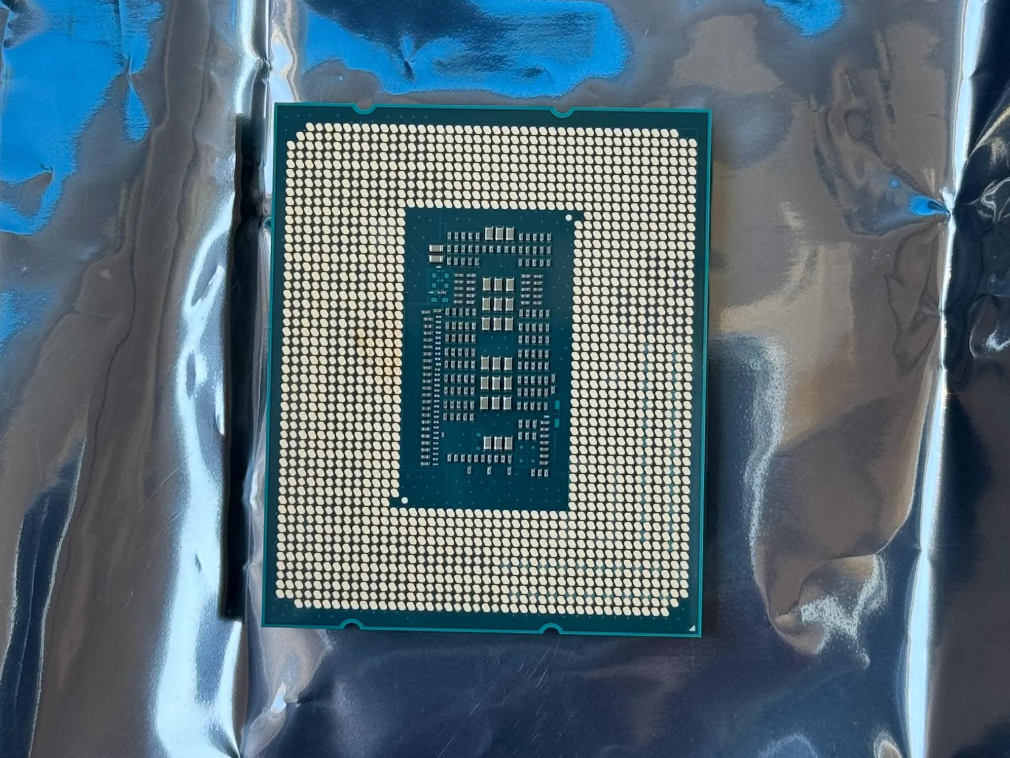Intel Core i5-13600KFDesktop Processor 14 cores (6 P-cores + 8 E-cores) - Unlocked