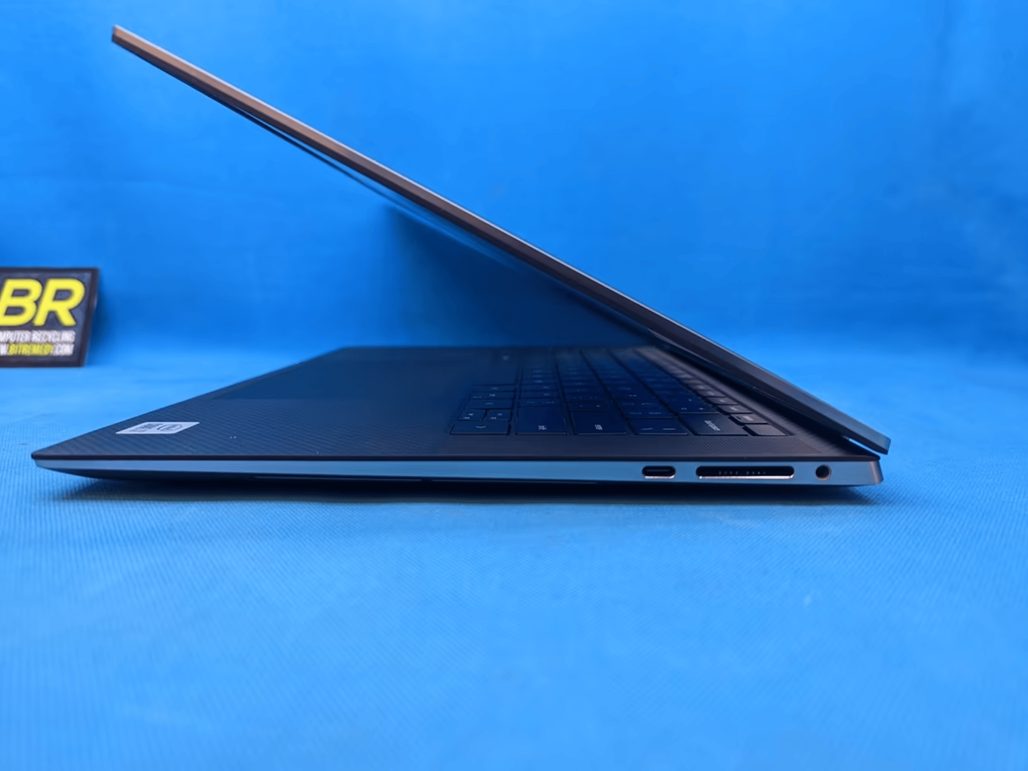 Dell Precision 5550 15" Mobile Workstation Laptop i7-10850H 2.70Ghz Quadro T1000 16GB RAM 256GB SSD