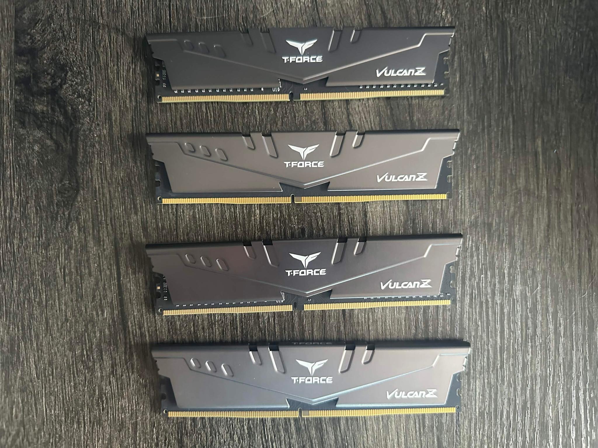 Team Group Vulcan Z 32 GB (4x8 GB) DDR4-3200 DESKTOP MEMORY RAM