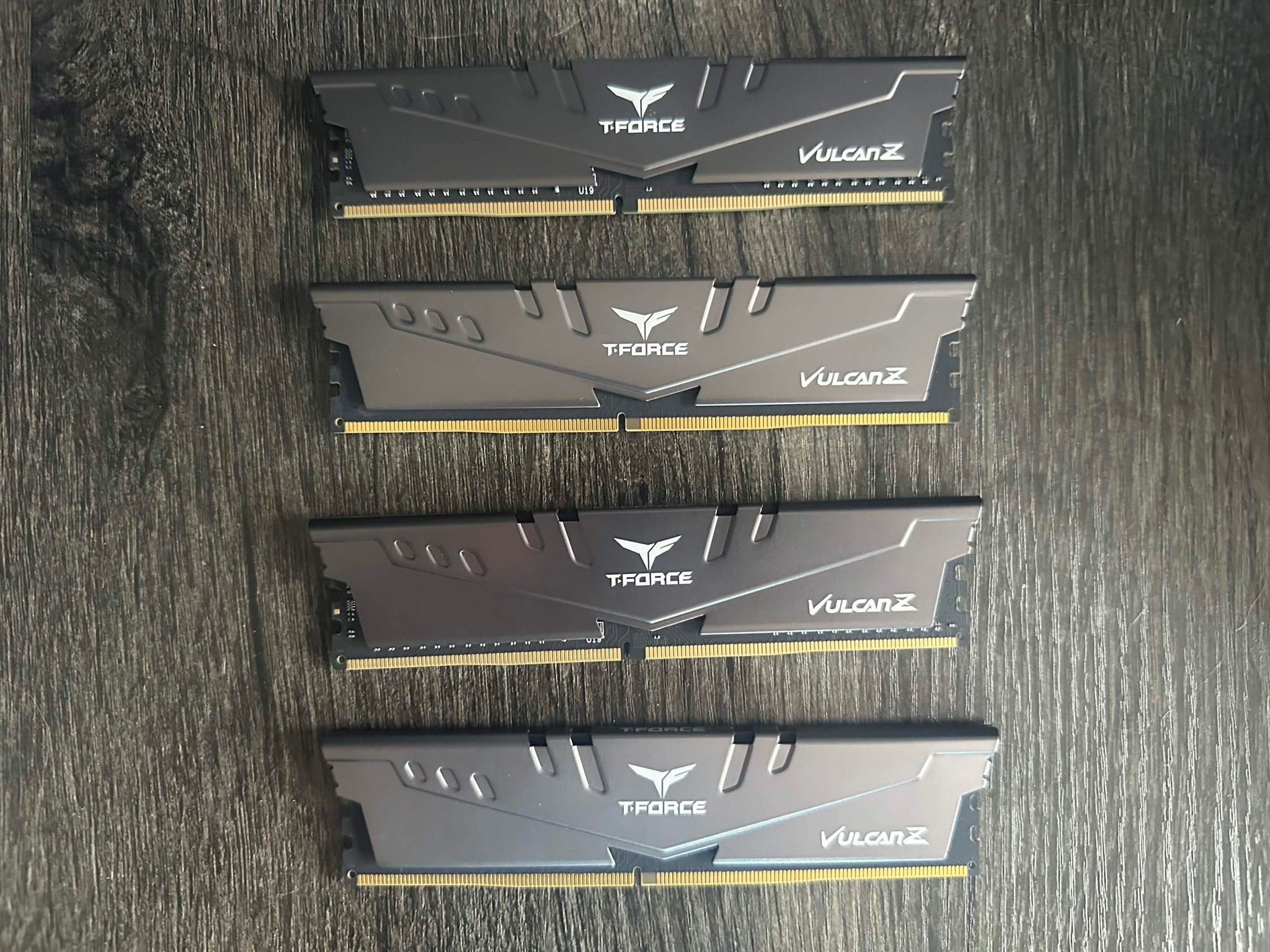 Team Group Vulcan Z 32 GB (4x8 GB) DDR4-3200 DESKTOP MEMORY RAM