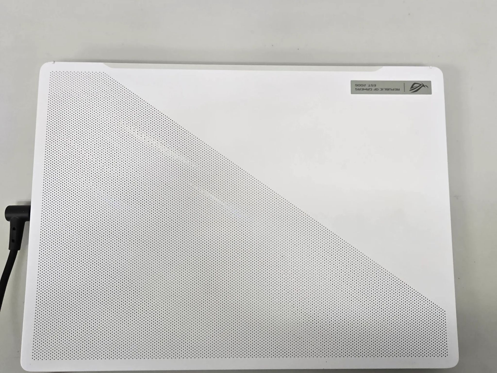 Asus ROG Zephyrus G14 (2023) - RTX 4050- Ryzen 7 7735HS - 32GB DDR5 - 1TB NVME